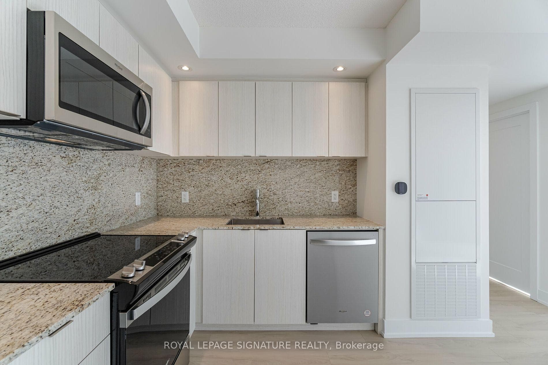 10 Eva Road Unit 2701 photo 9