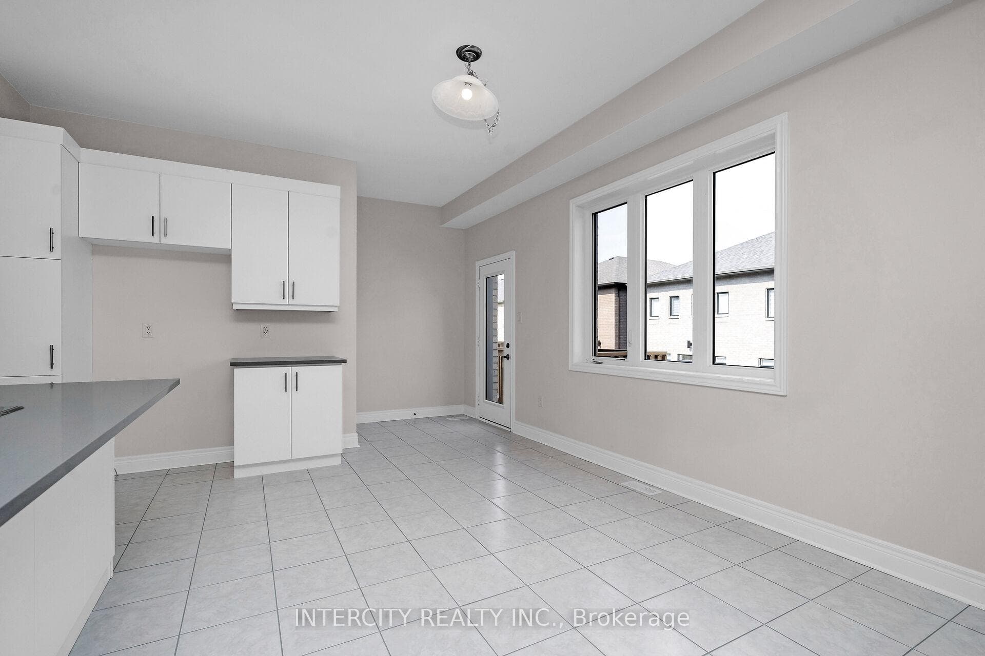 35 Keyworth Crescent photo 11