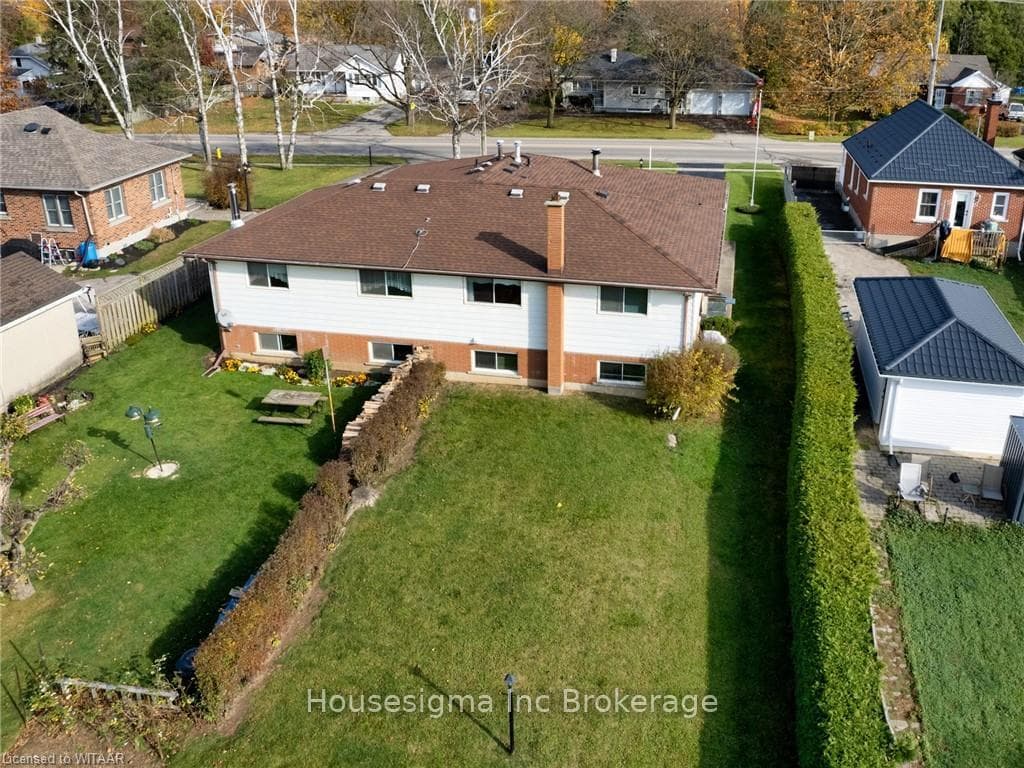 81 CLARKE Street photo 32