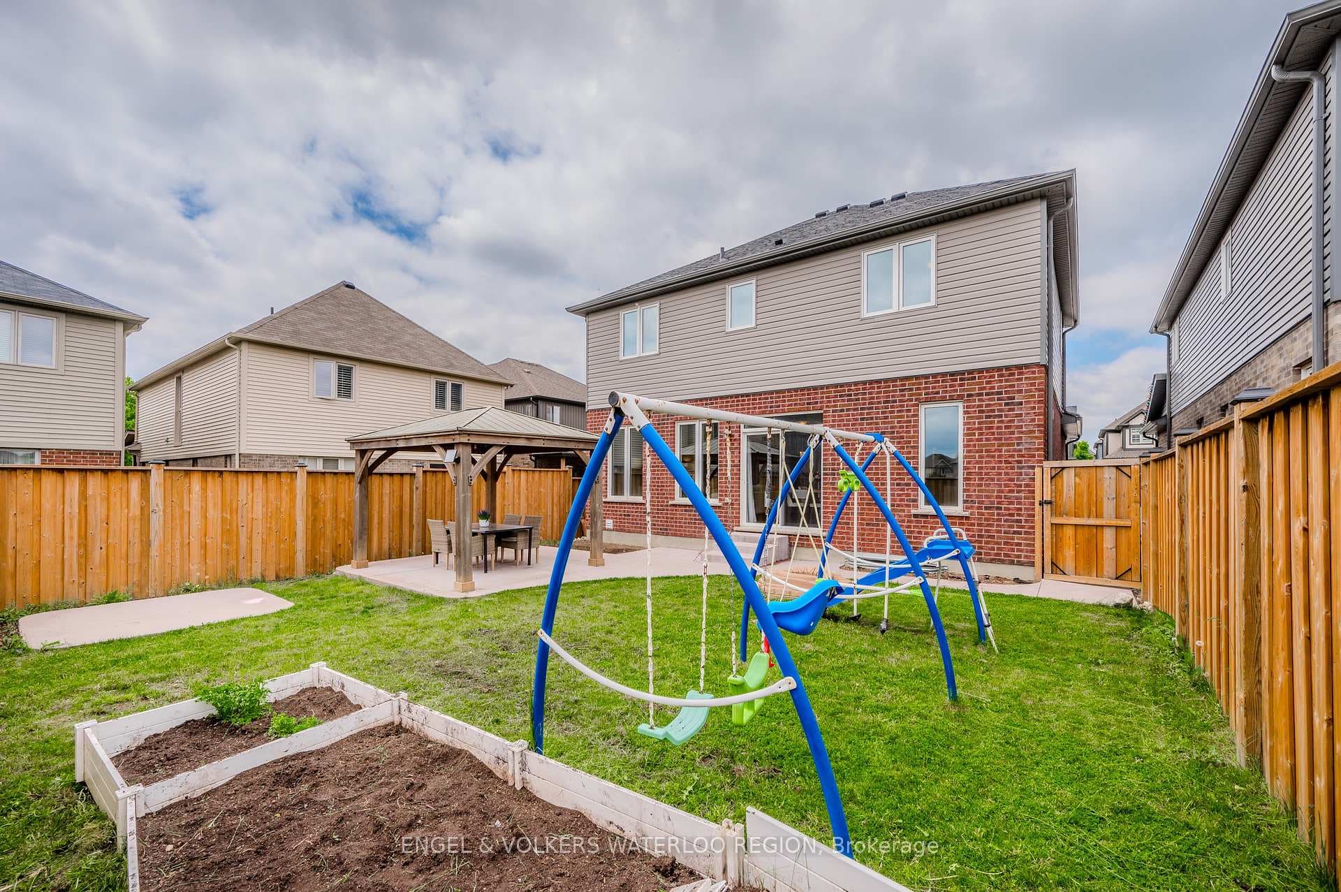 6 Greyhawk Street photo 34