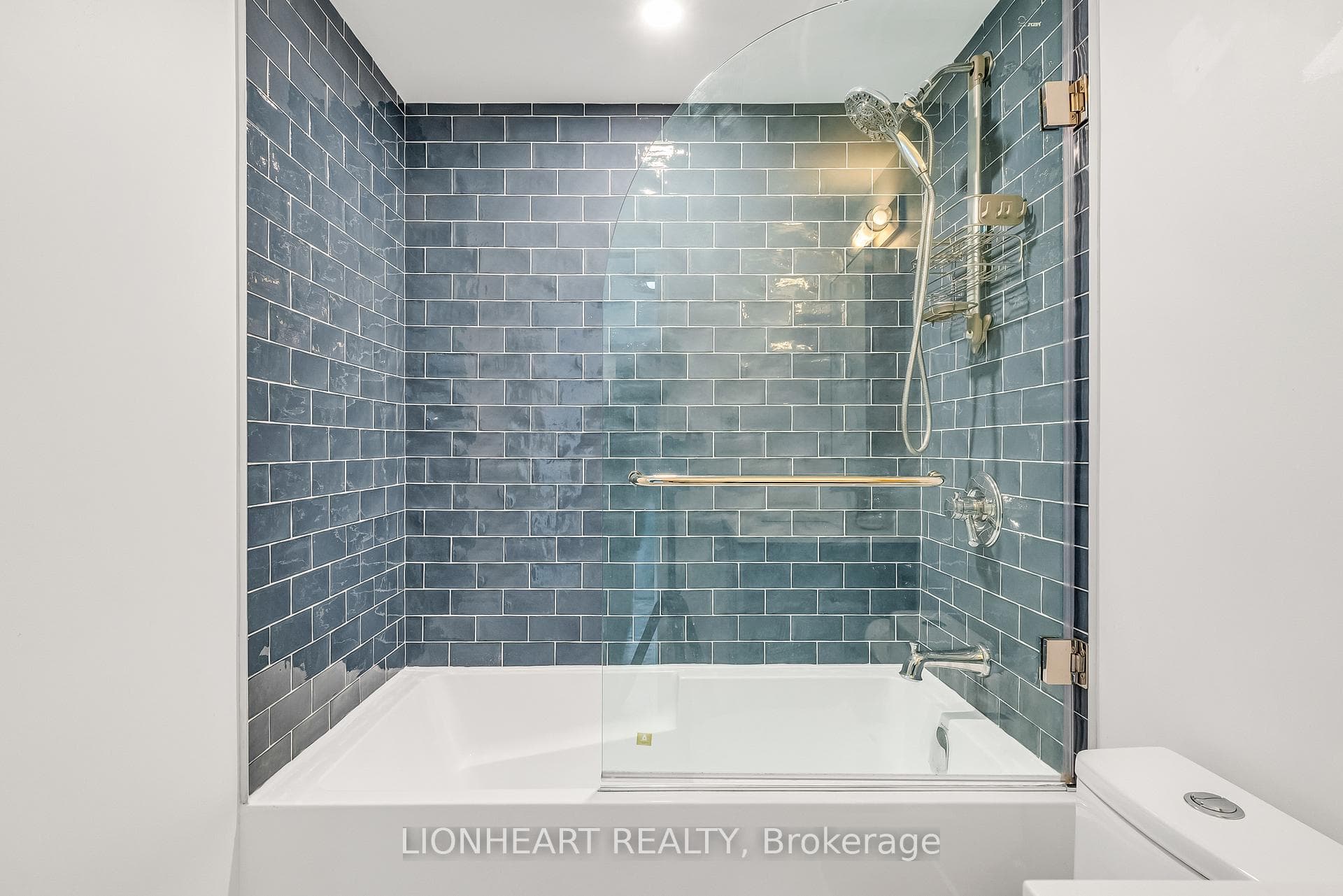 40 Homewood Avenue Unit 2608 photo 6
