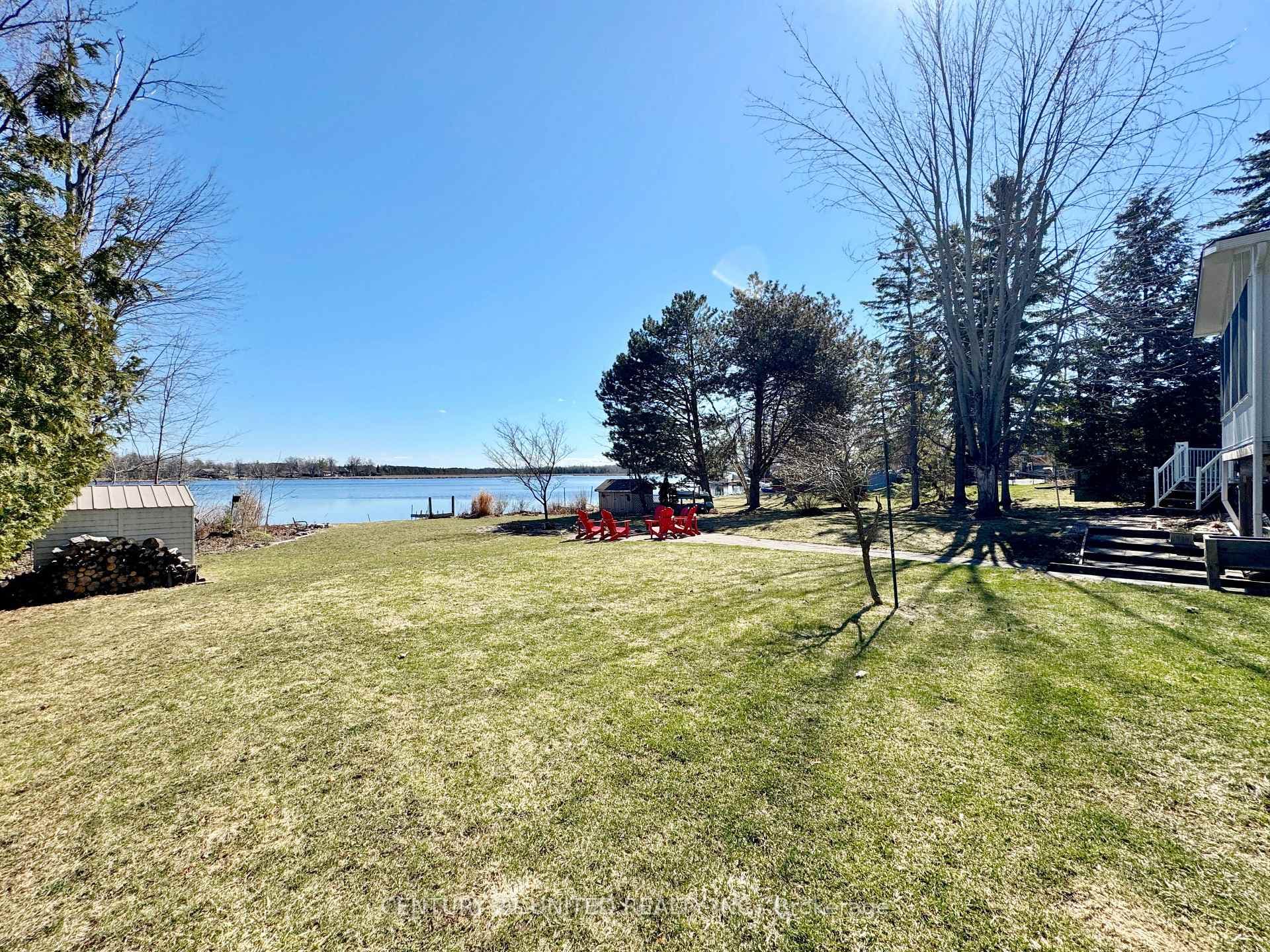 1 Lakeshore Boulevard photo 45