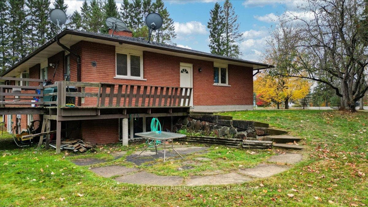 4 Maxwell Settlement Road photo 37