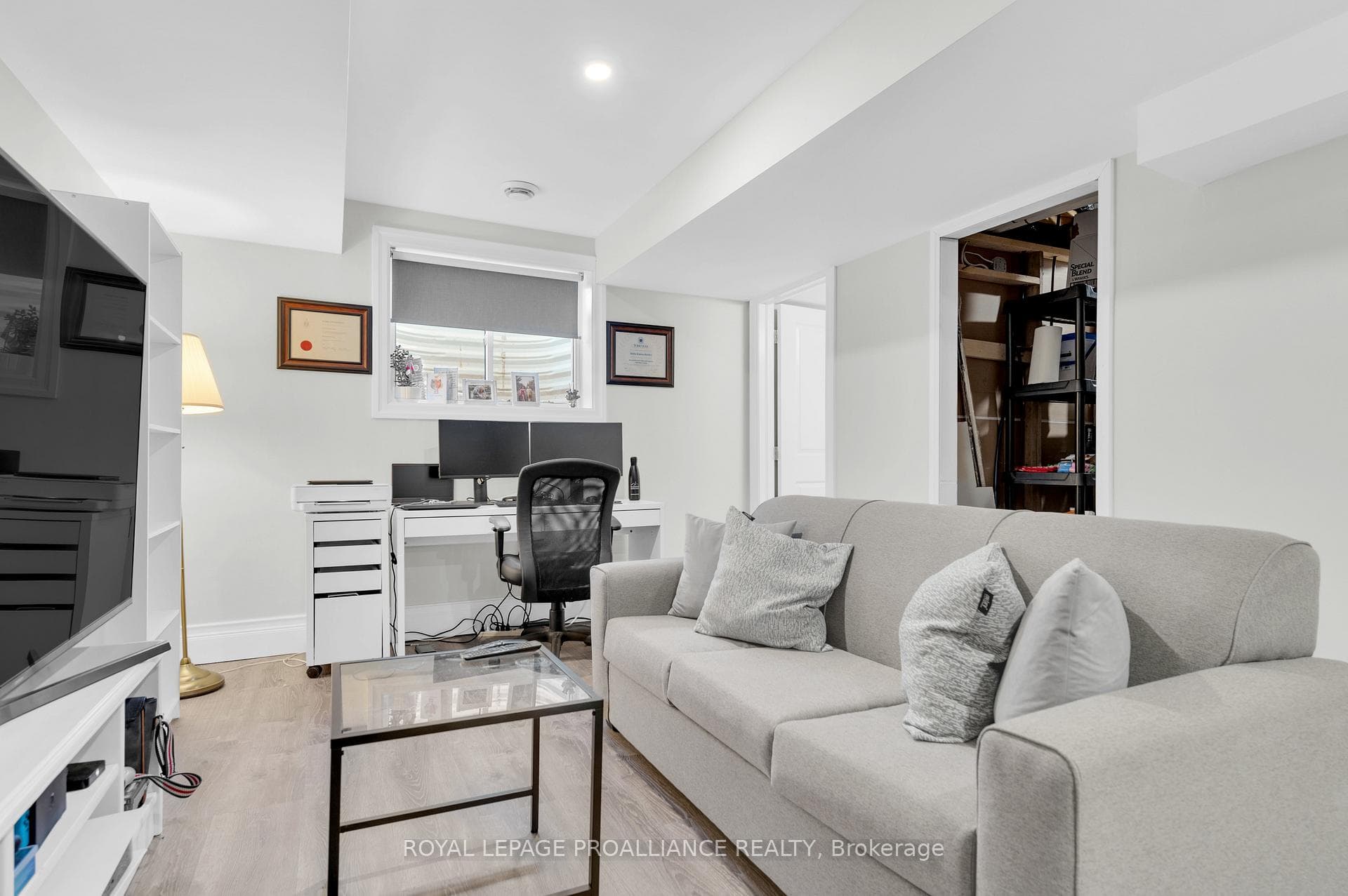 74 Campbell Crescent photo 23