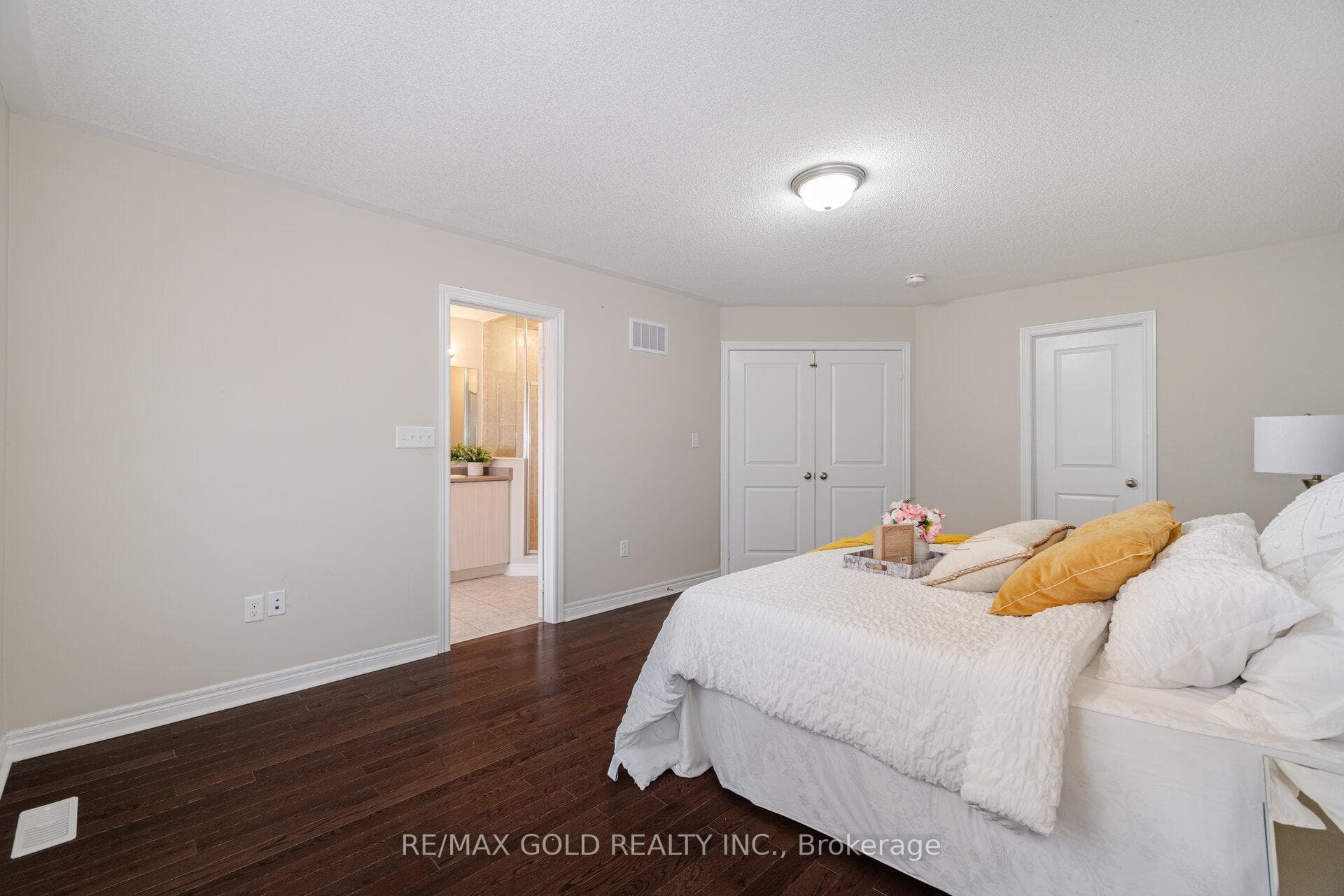 111 Finegan Circle photo 23