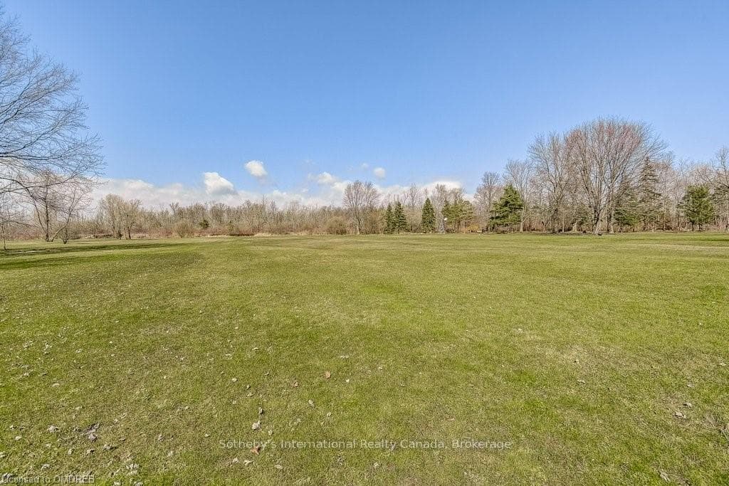 5688 SHERKSTON Road photo 33