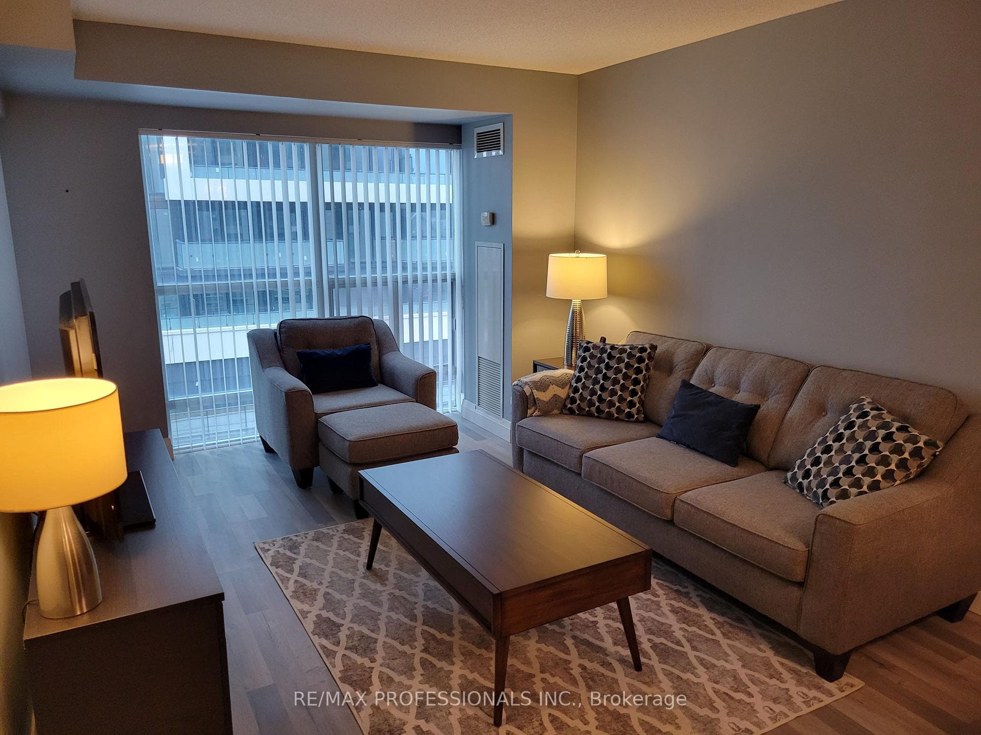 185 Oneida Crescent Unit 610 photo 8
