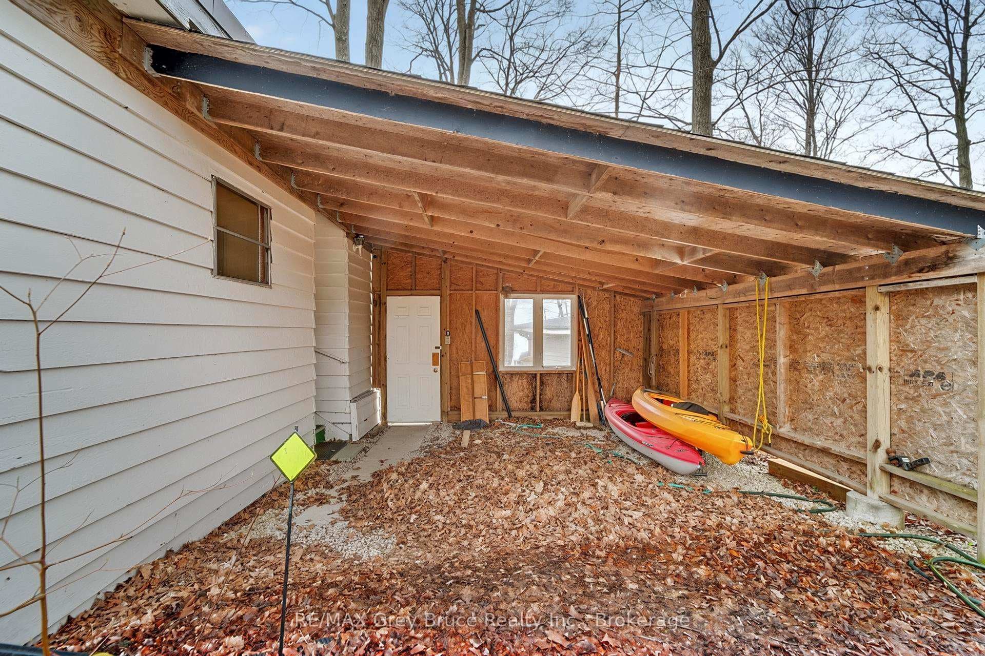 124 Stanley Drive photo 32