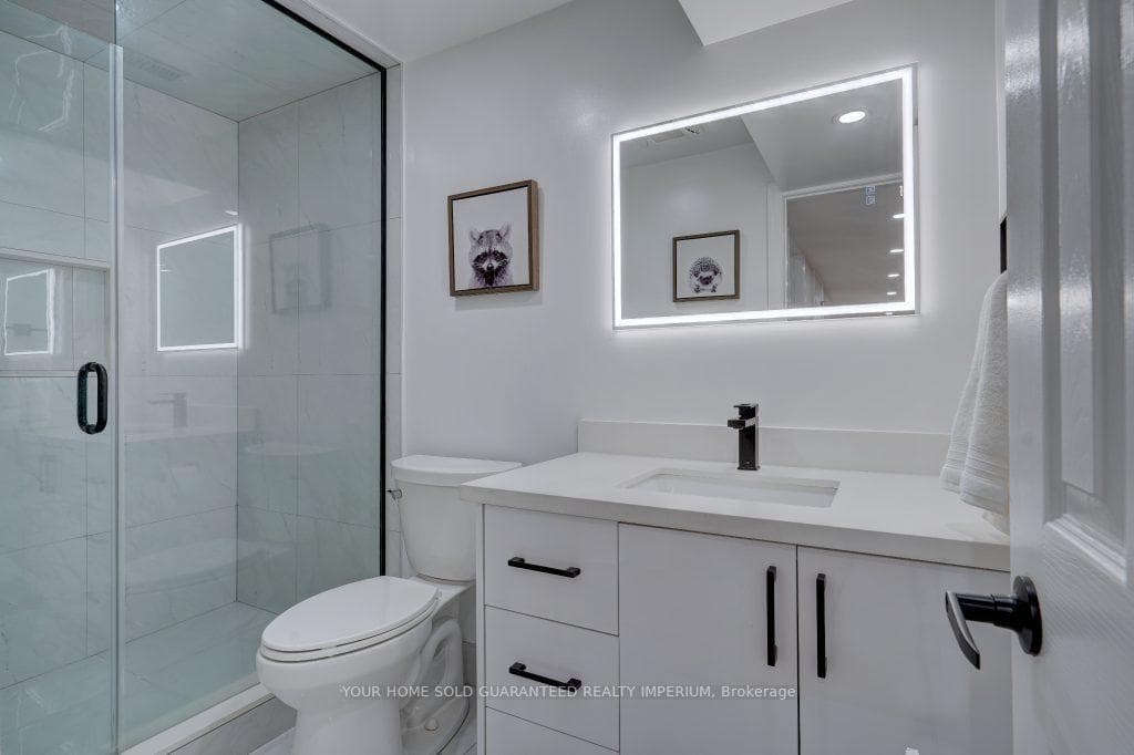 1204 Ashgrove Crescent photo 28
