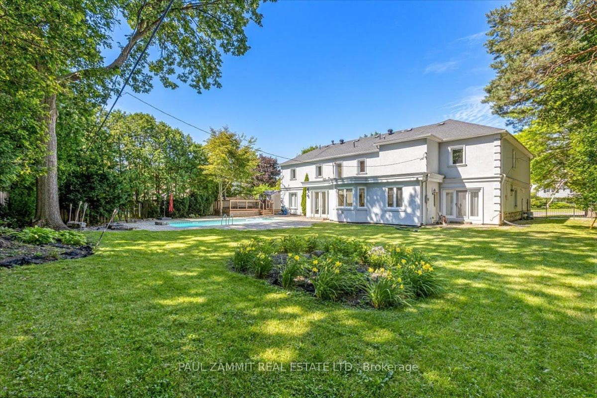 15 Laureleaf Road photo 6