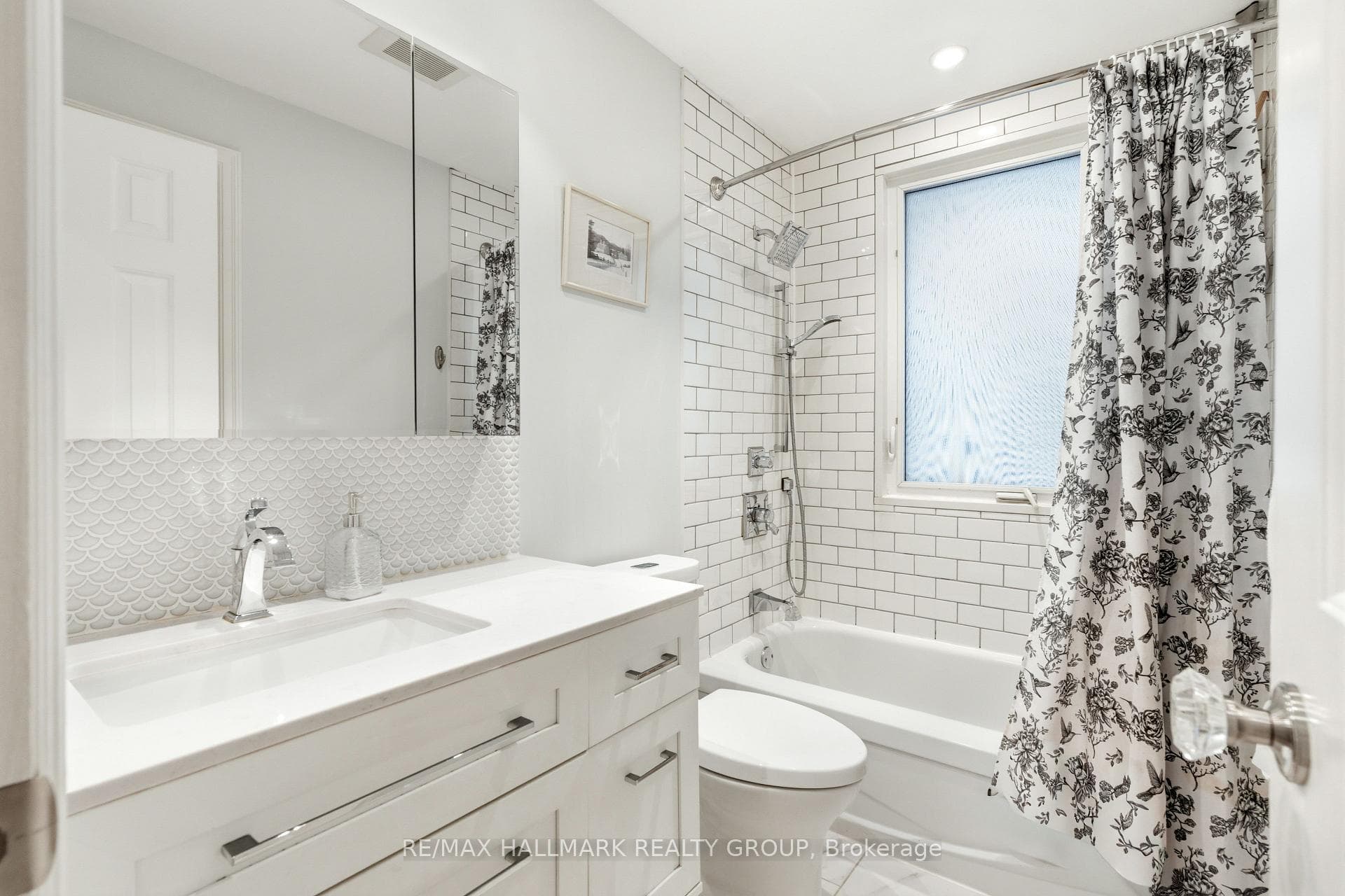417 Daly Avenue photo 24