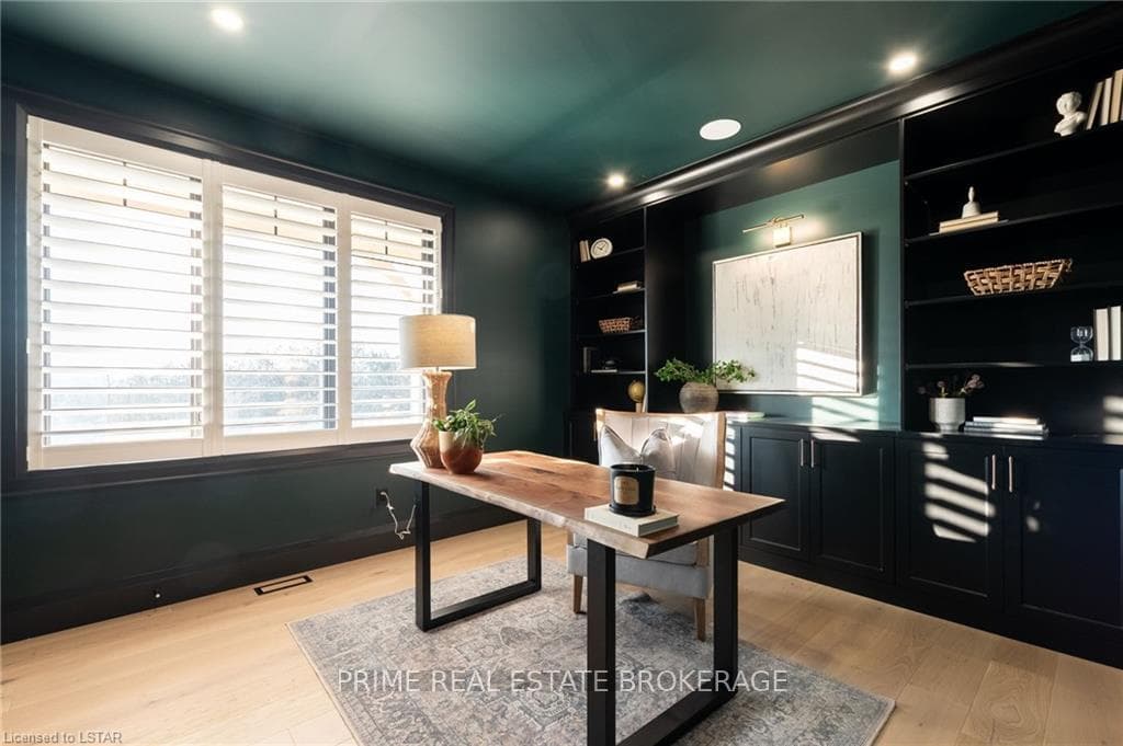 584522 BEACHVILLE Road photo 24