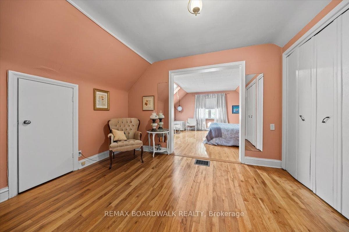 961 Kingsmere Avenue photo 29