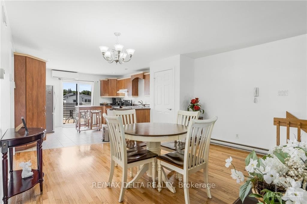 118 C HIGGINSON Street photo 8