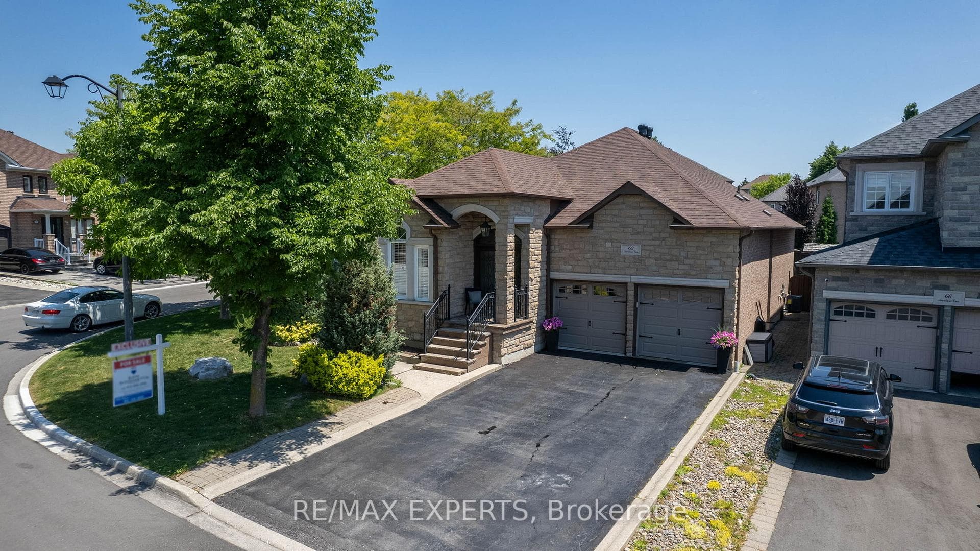 62 Aventura Crescent photo 1