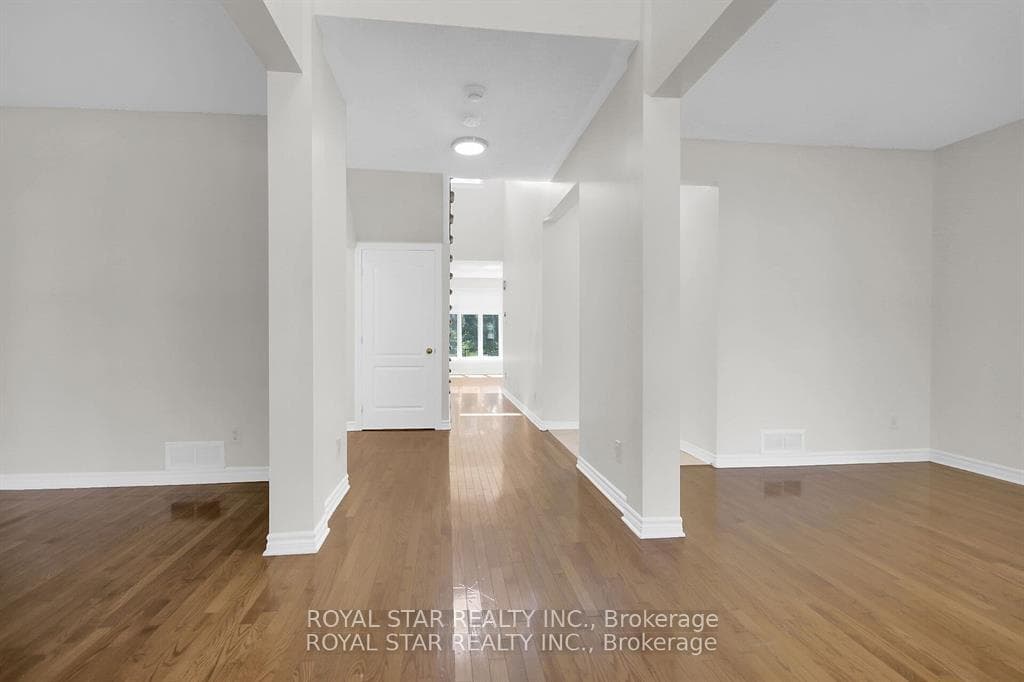 611 Devonwood Circle photo 11