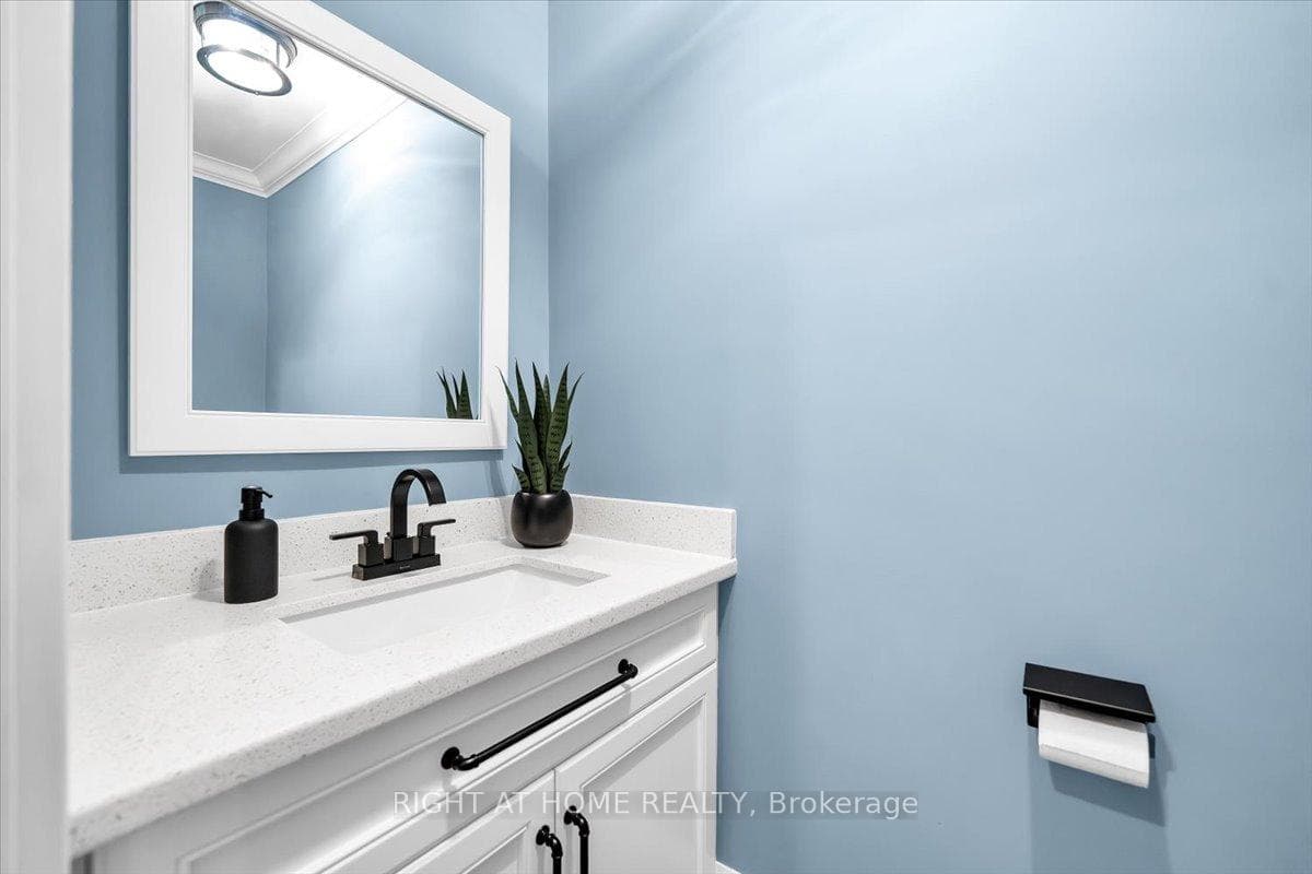 33 Willcocks Crescent photo 24