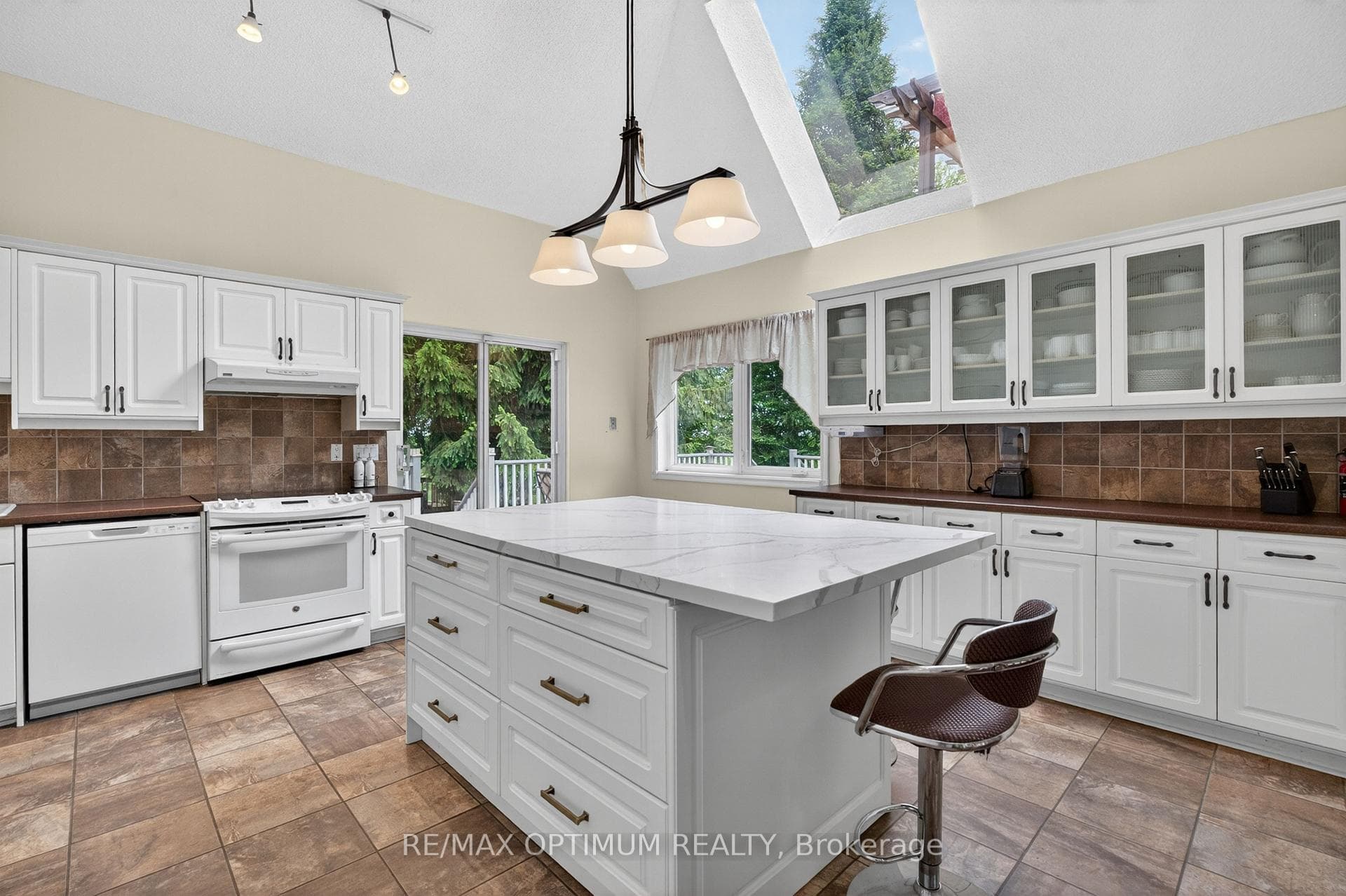 529 Campbellville Road photo 14