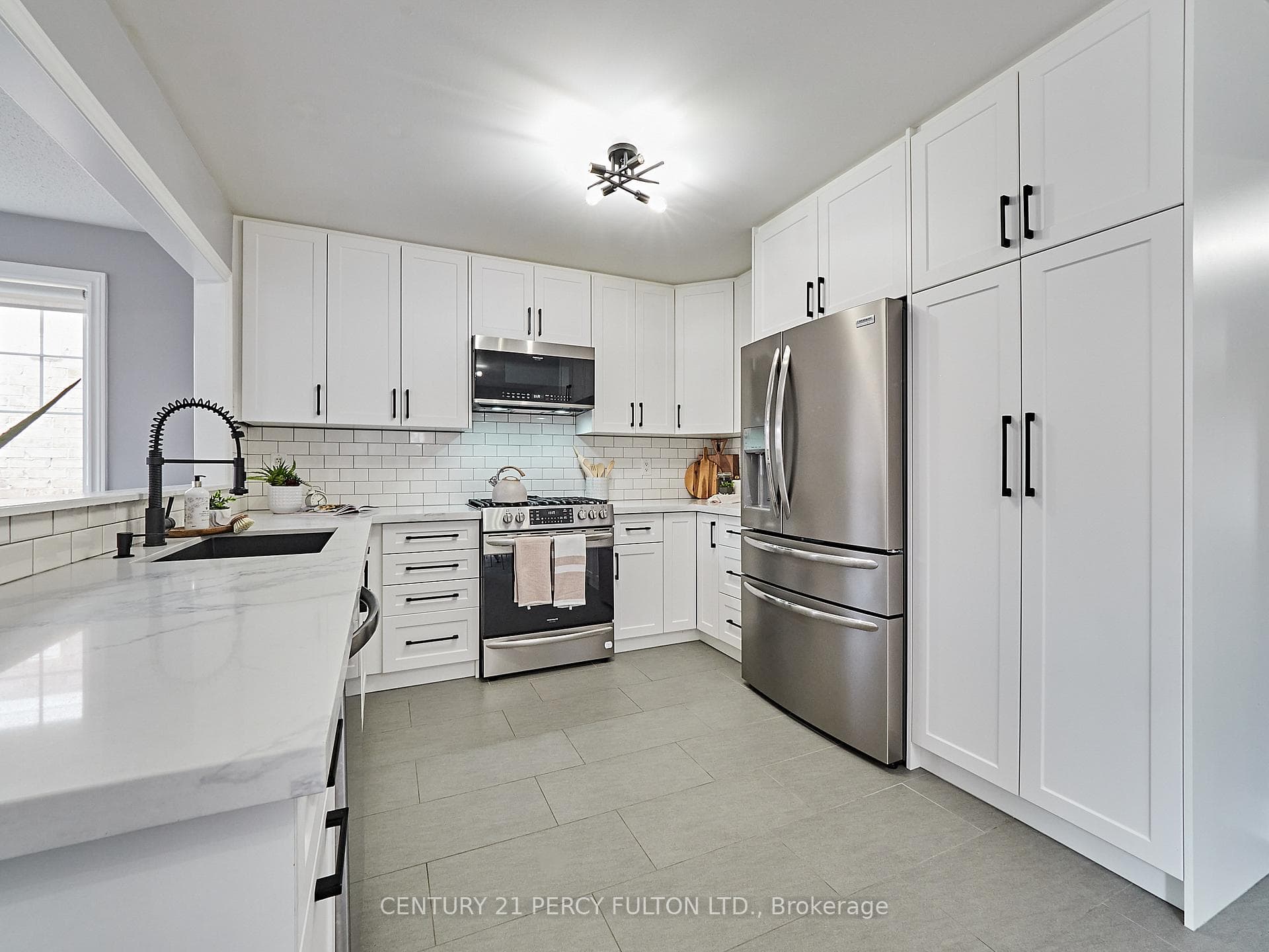 19 McCourt Drive photo 12