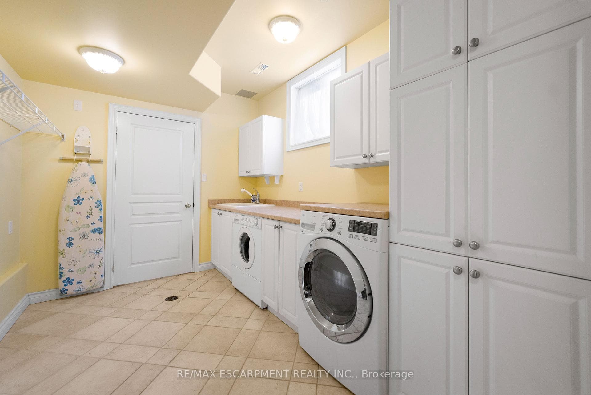 130 DORCHESTER Drive photo 30
