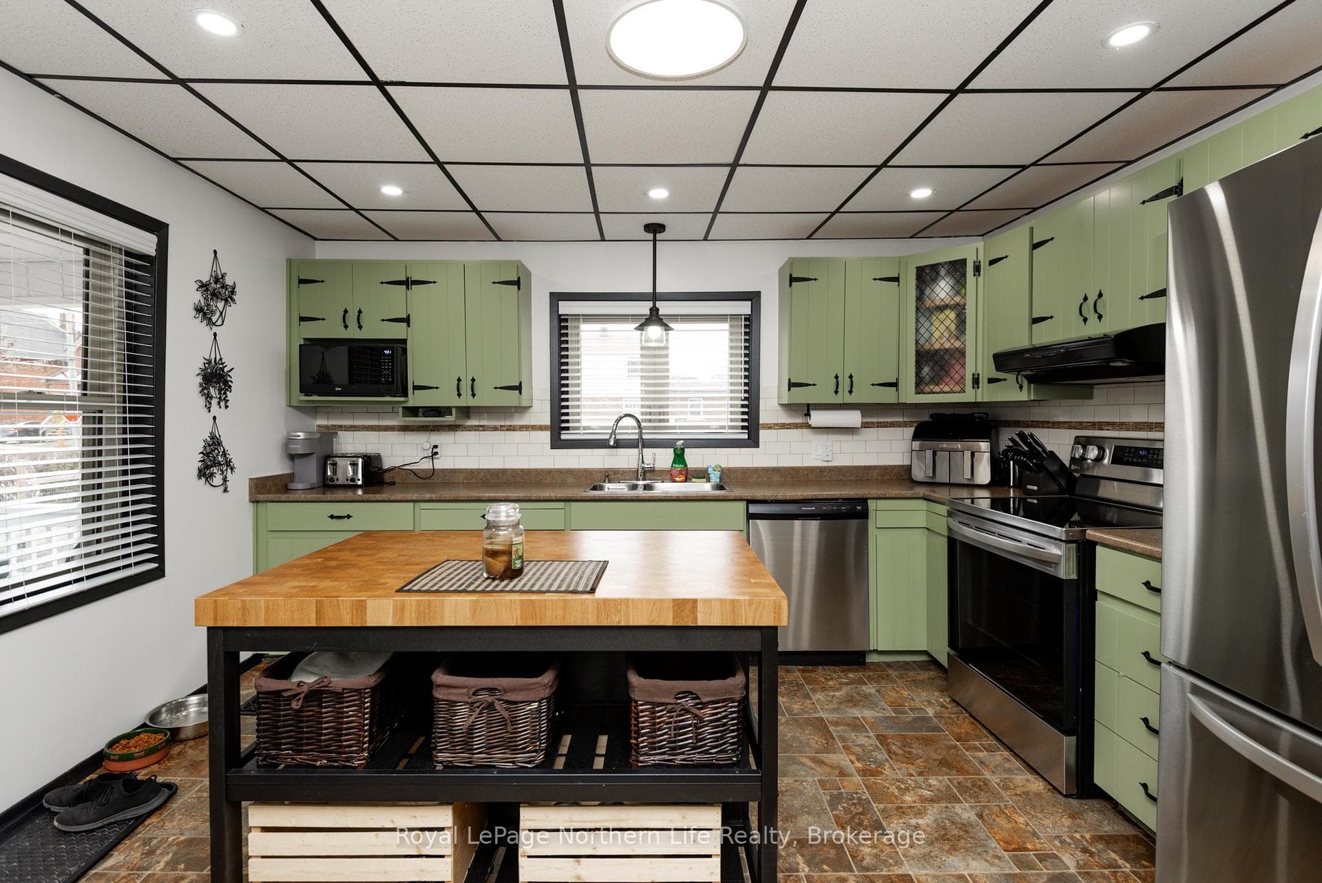 212 Second Avenue photo 10