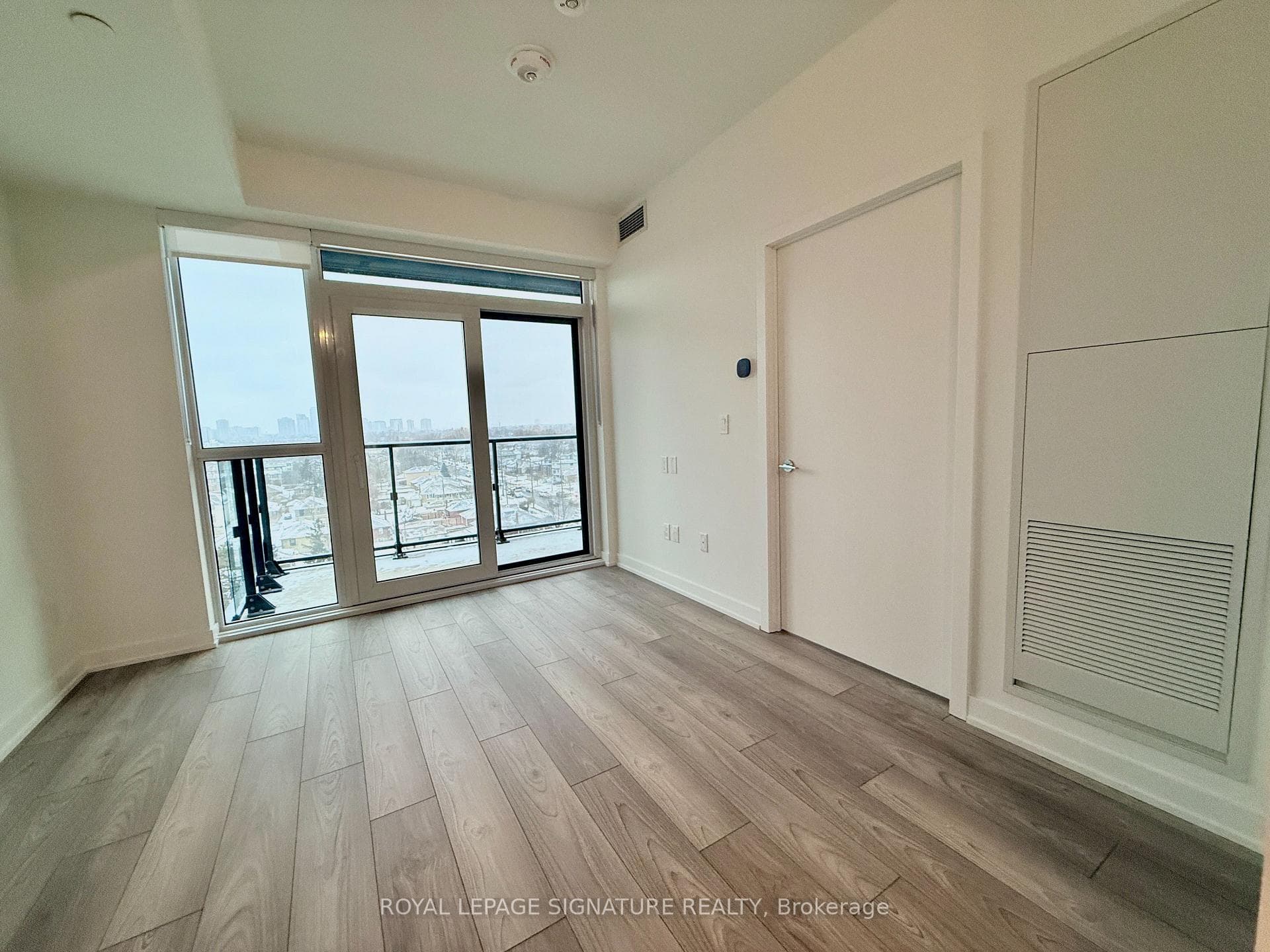 1007 The Queensway N/A Unit 705 photo 7