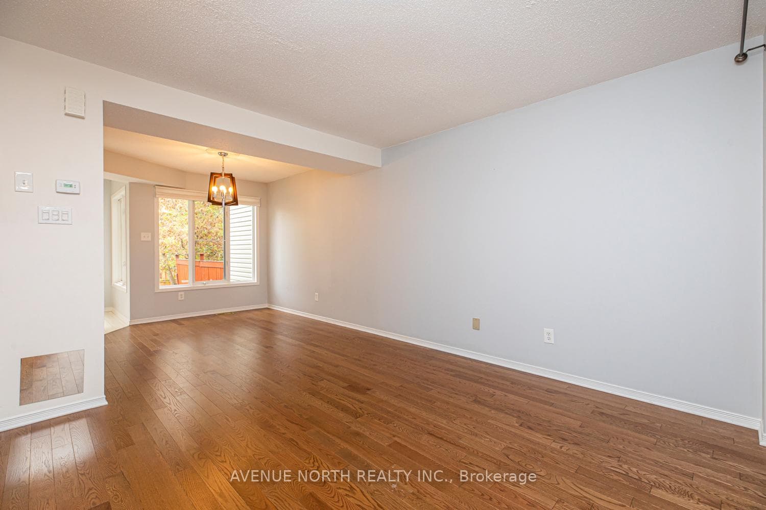 497 Lawler Crescent photo 9