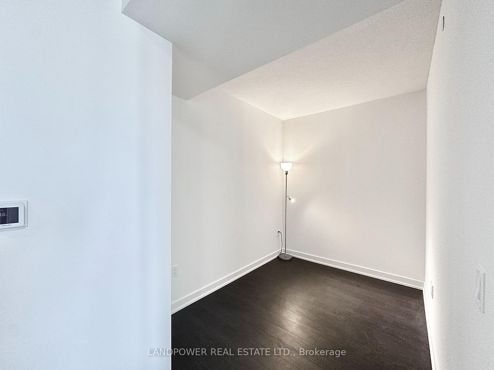 238 Simcoe Street Unit 2401 photo 11