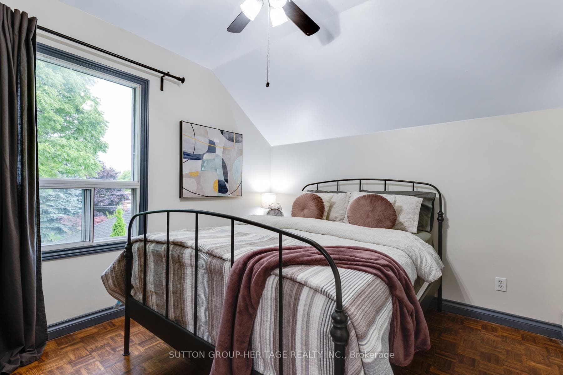 139 Queens Drive photo 22
