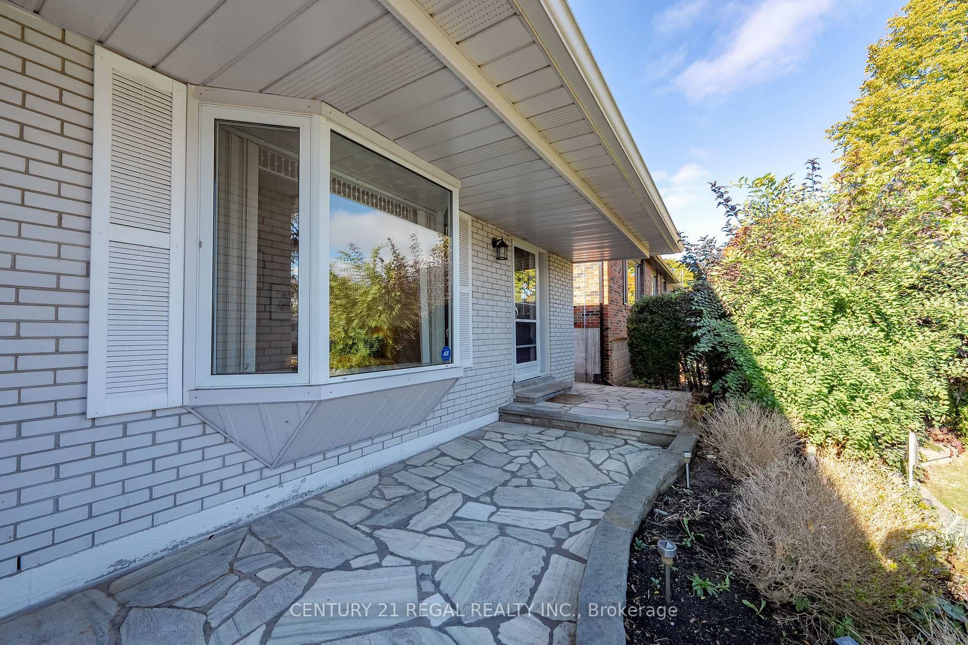 28 Wichey Road photo 3