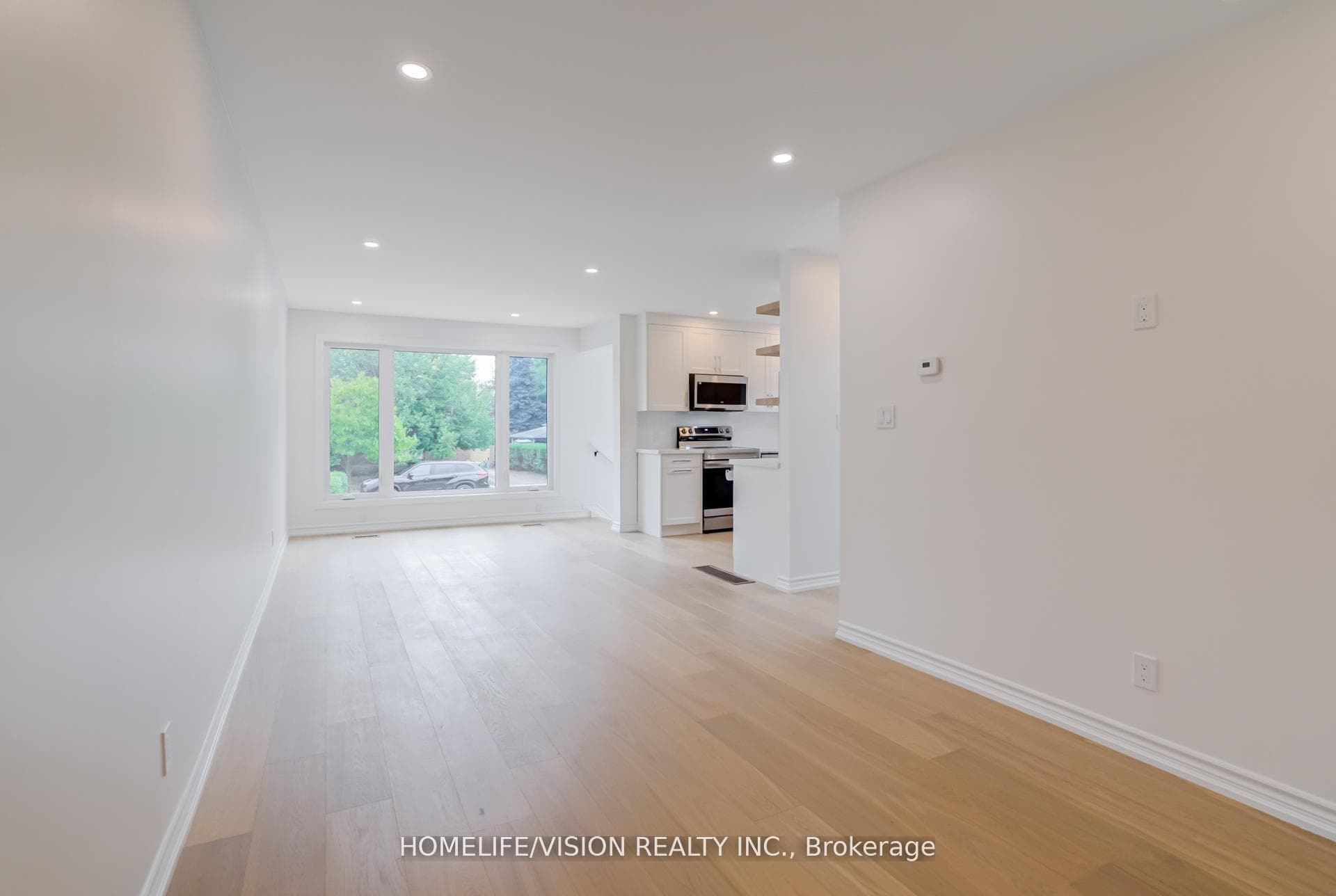 74 Cabot Street photo 20