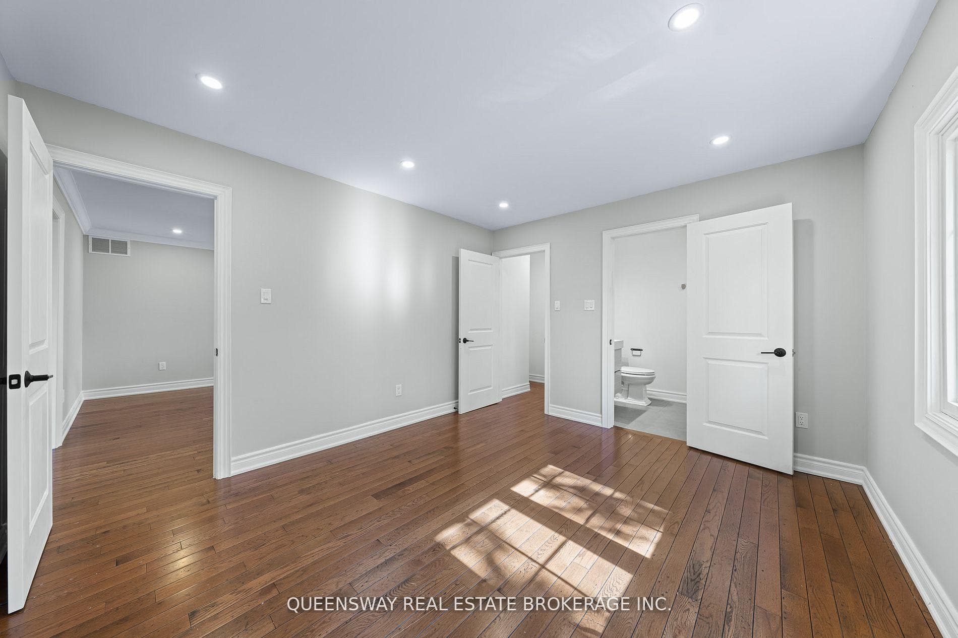 619 Culler Mews photo 22