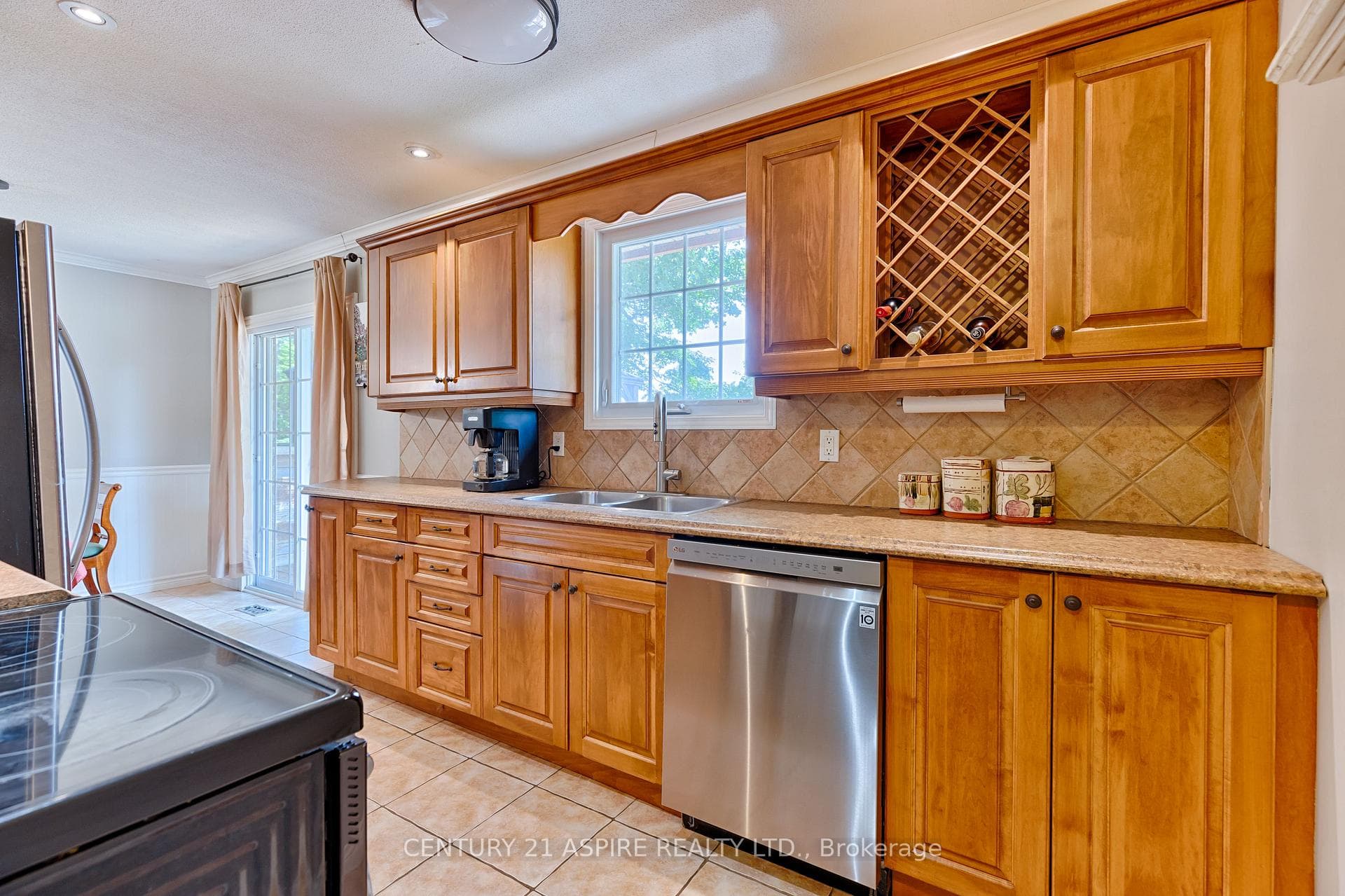 22 Harris Crescent photo 14