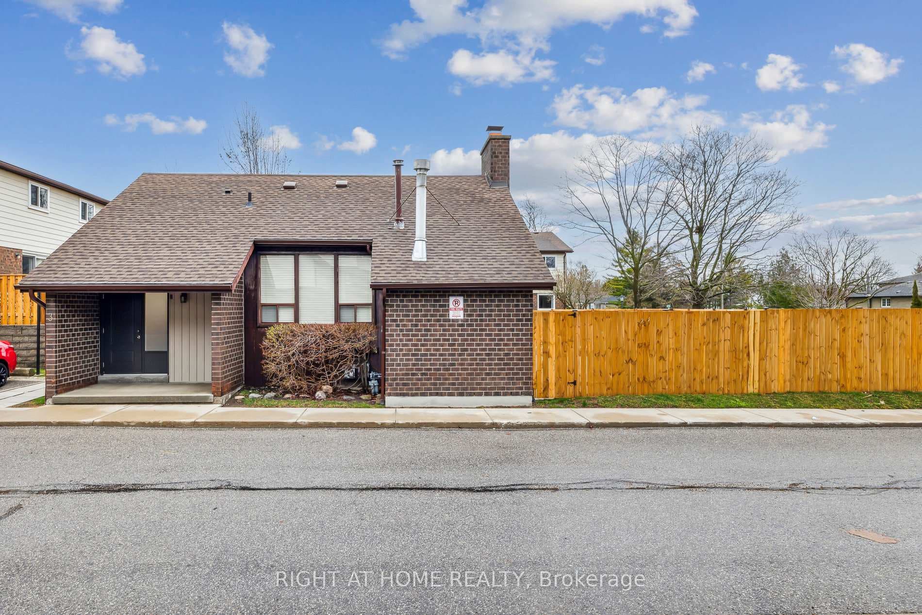 11 Crabtree Lane photo 38