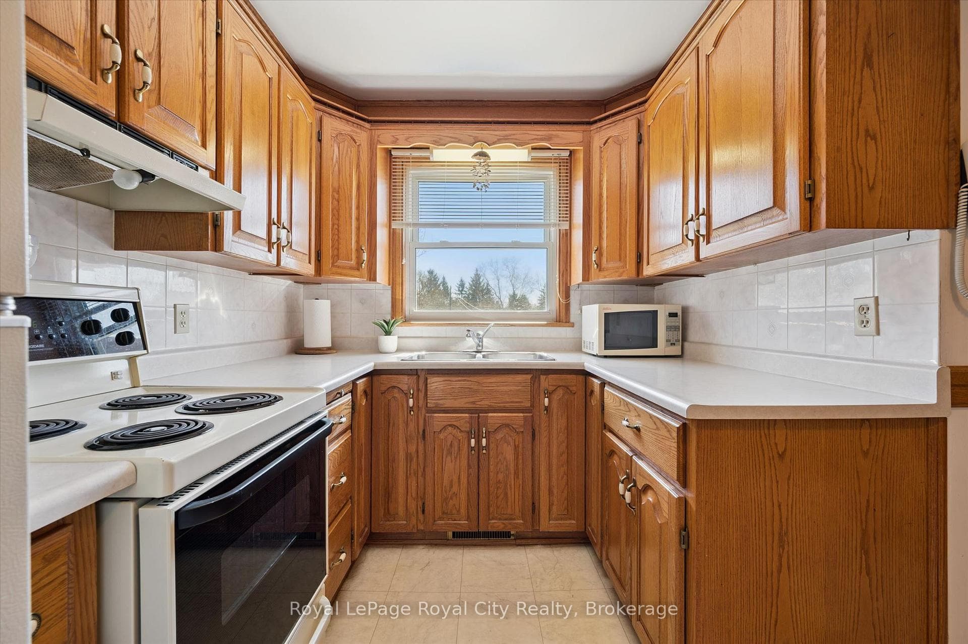 133 Emma Street photo 13