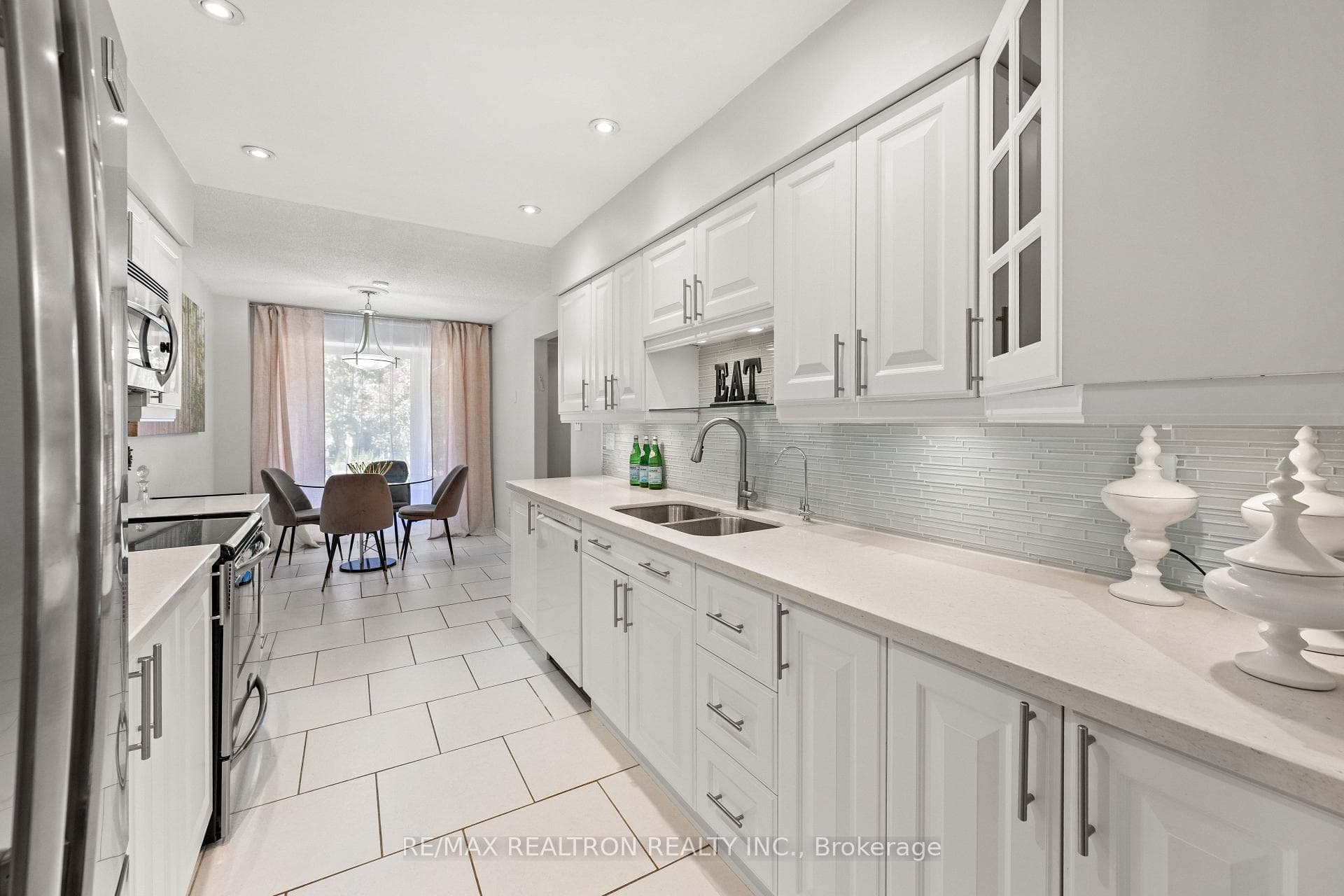 143 Spring Gate Boulevard photo 12