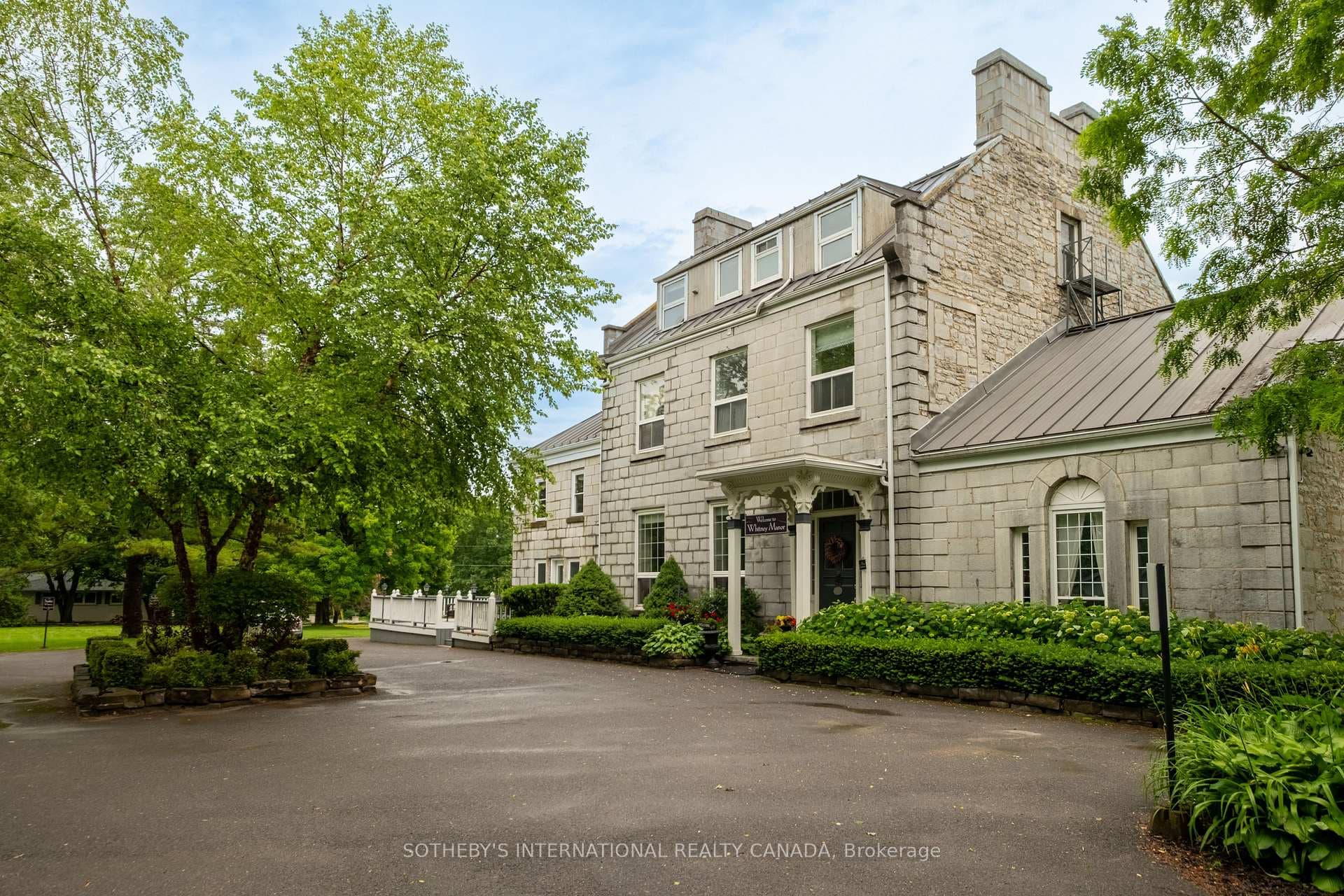 8 Starr Place photo 2