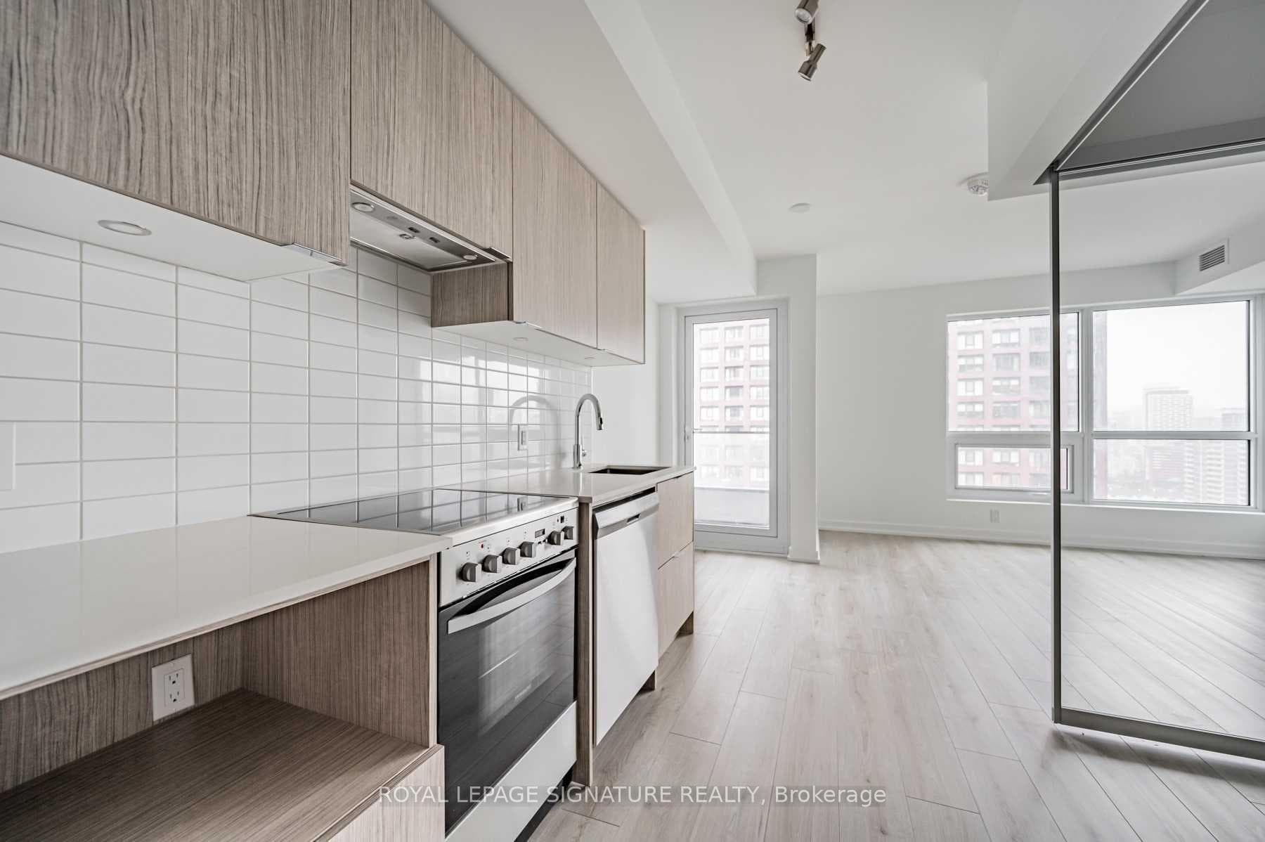 395 Bloor Street Unit 1712 photo 1