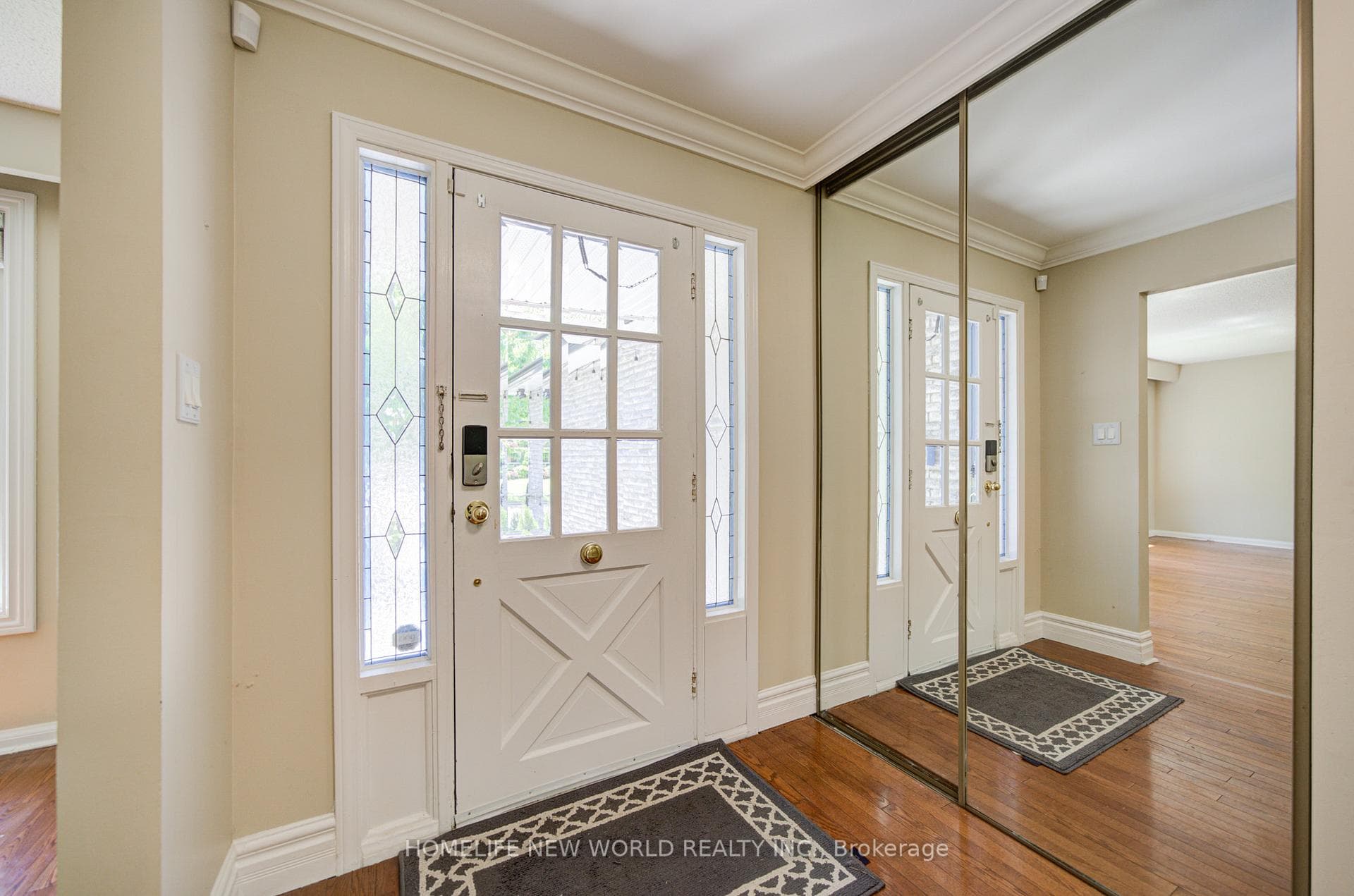 42 Hamilton Hall Drive photo 2
