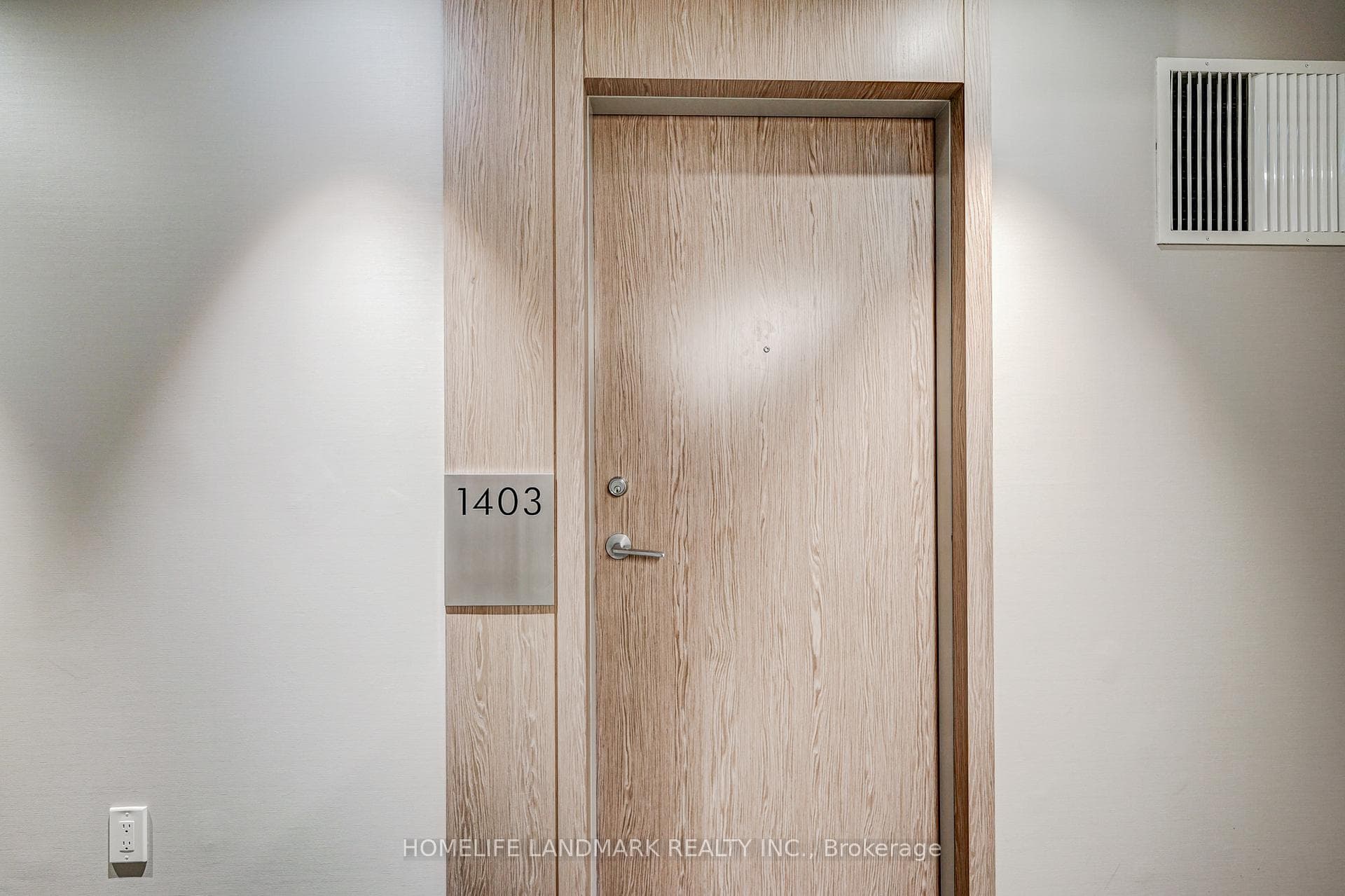 215 Queen Street Unit 1403 photo 6