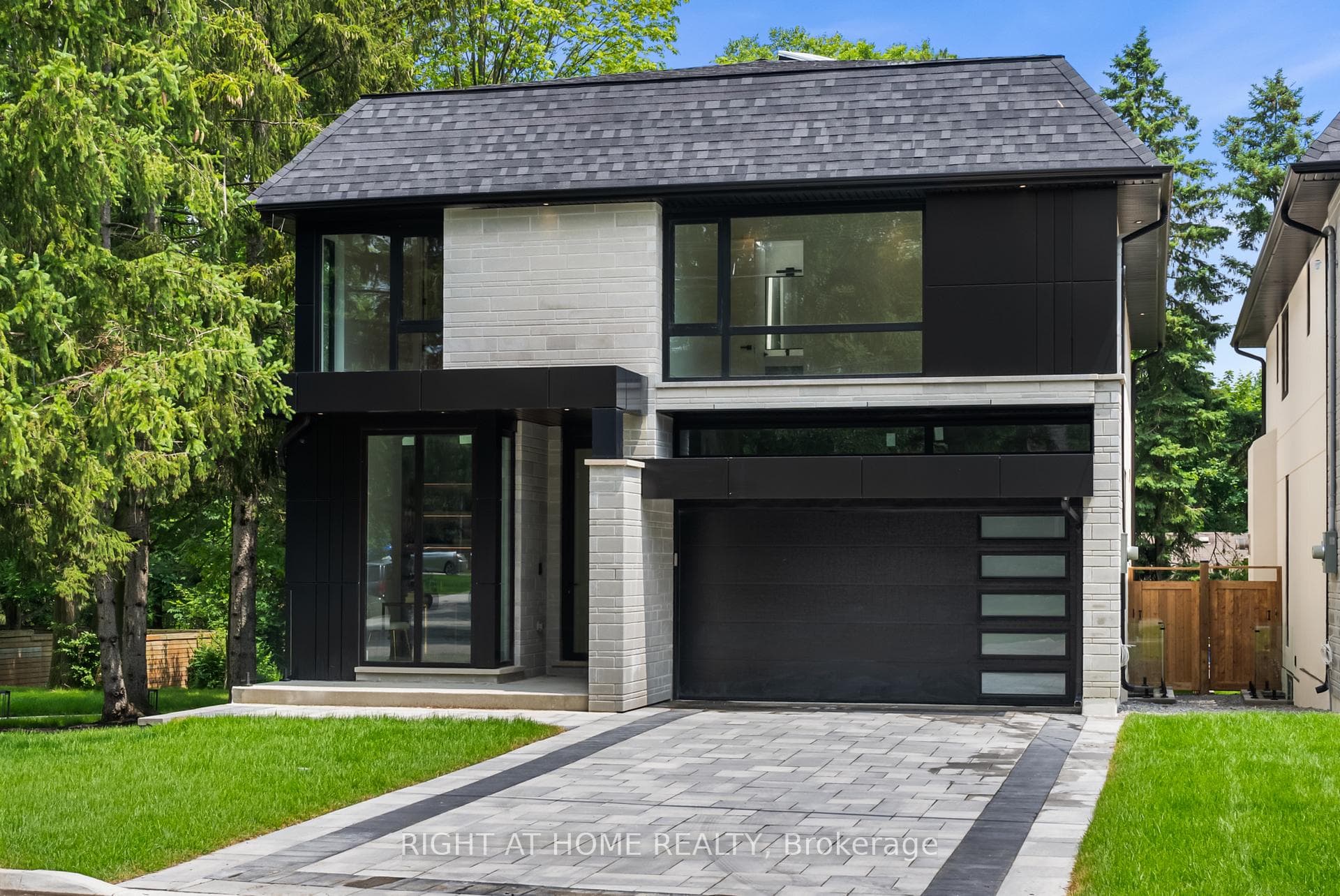 1209 Canterbury Road photo 2