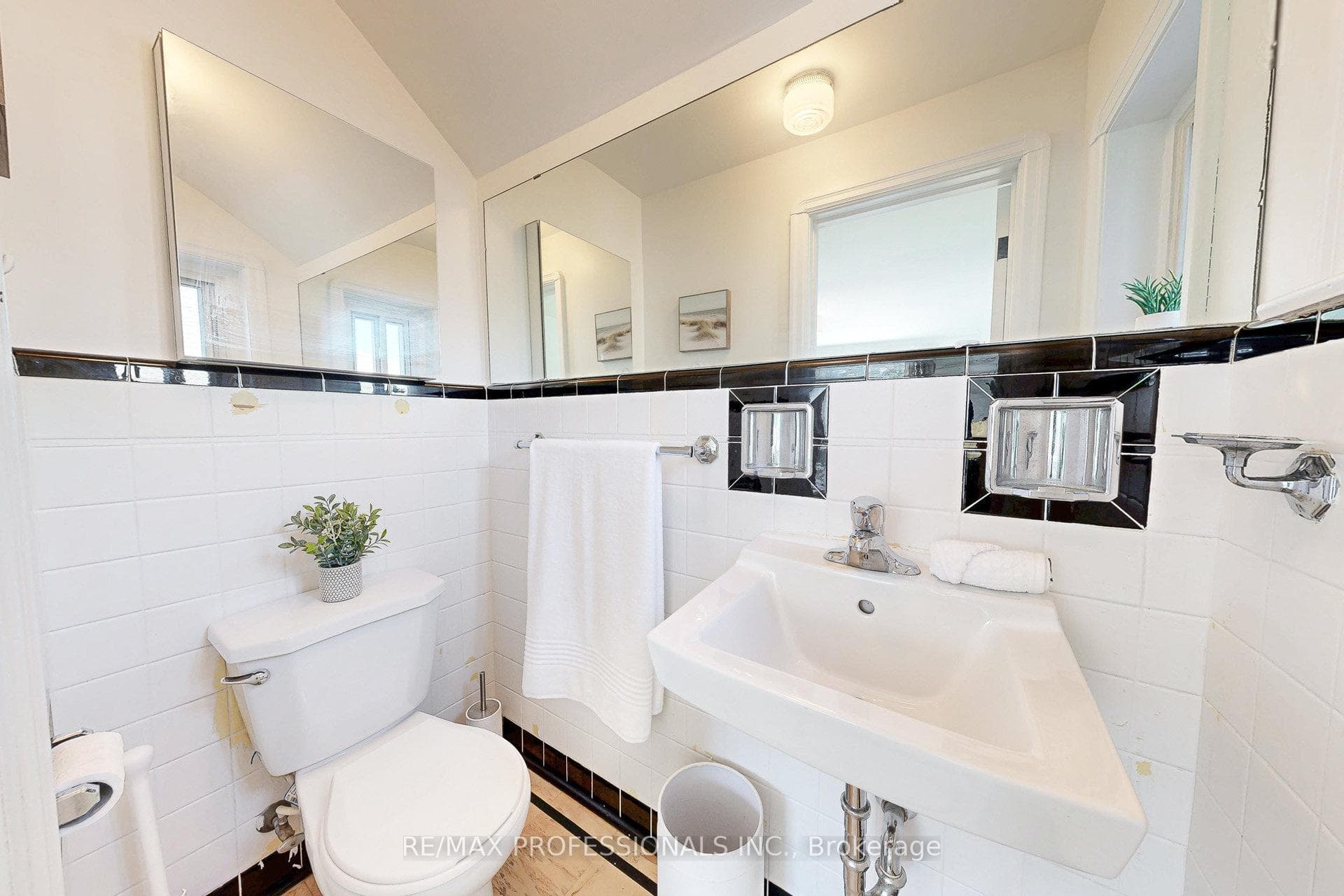 146 Pinegrove Avenue photo 18