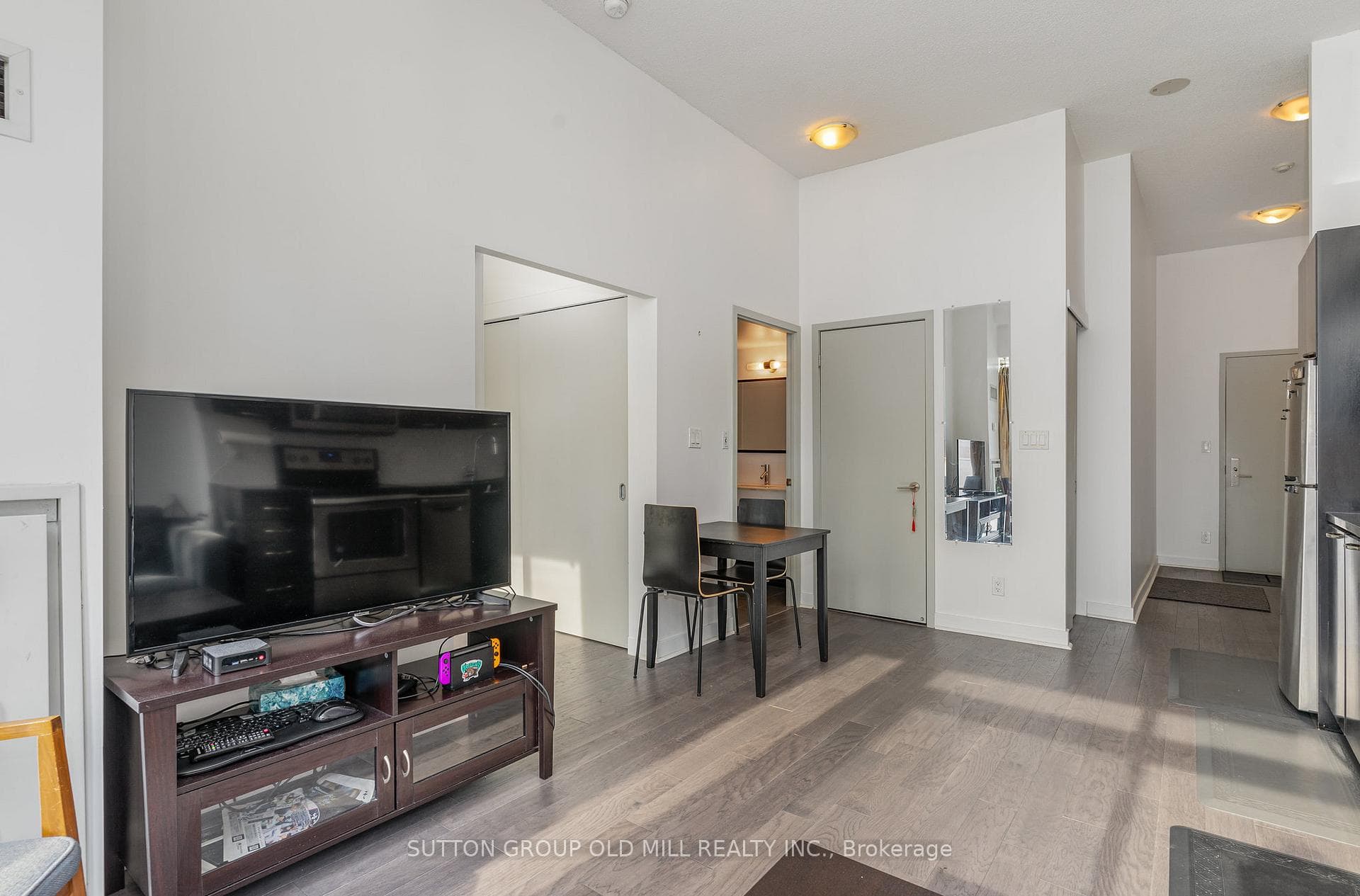 126 Simcoe Street Unit 713 photo 5