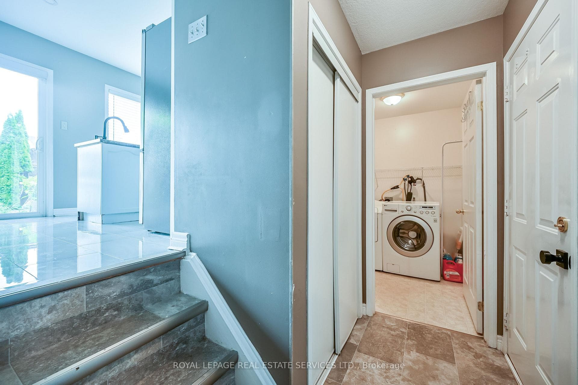 118 Blackburn Drive photo 19