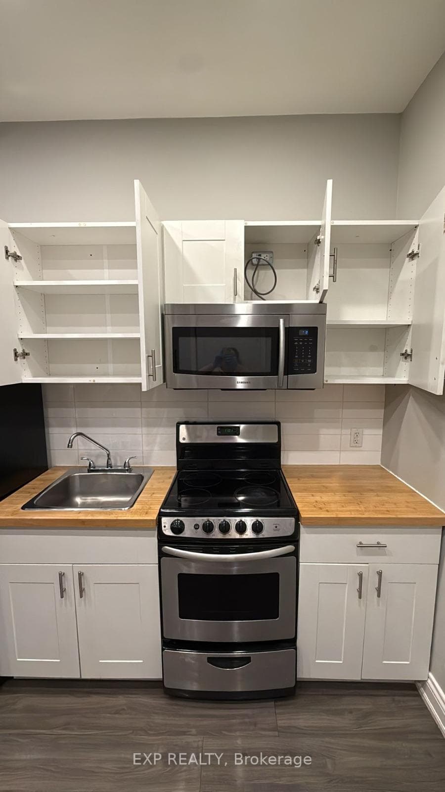 70 Victoria Avenue Unit 4 photo 3