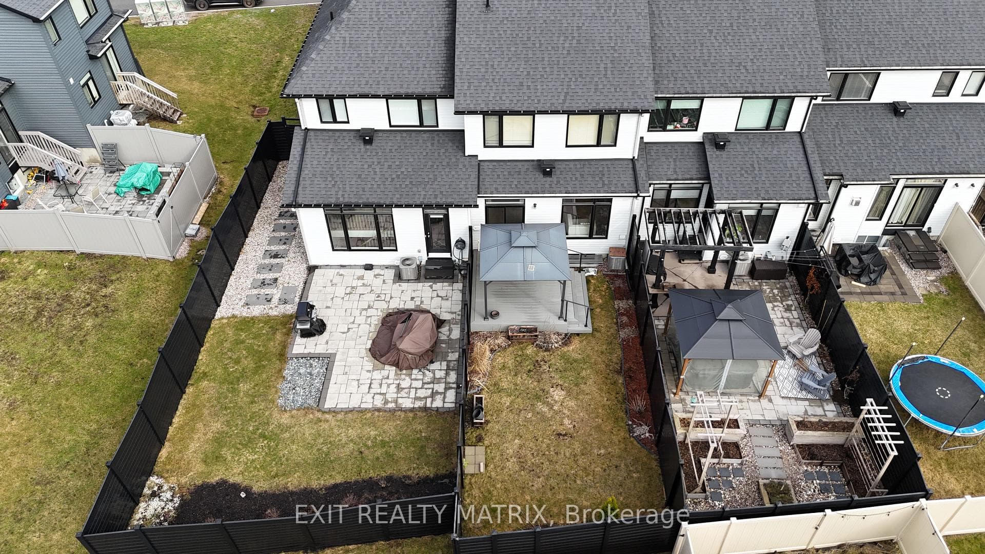 656 Putney Crescent photo 36