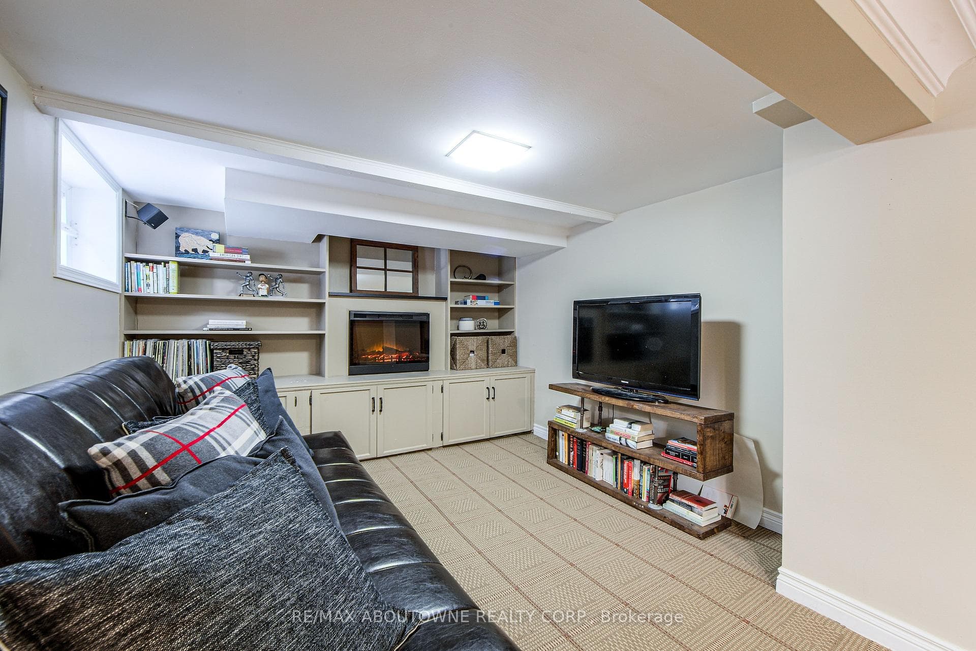 565 Locust Street photo 34