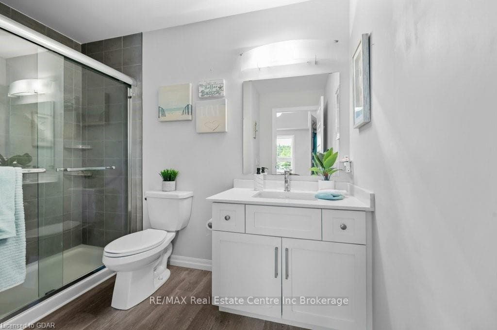 35 KINGSBURY SQUARE Square Unit 414 photo 17