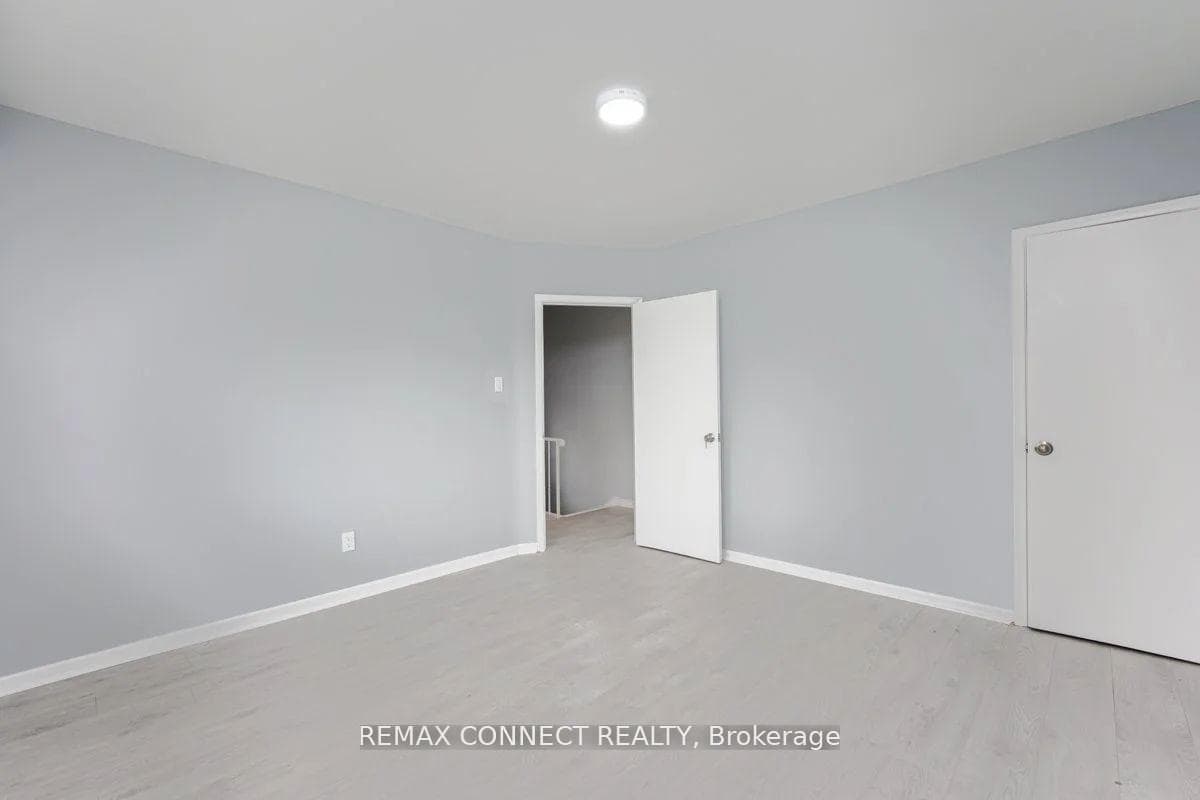 50 Palmerston Avenue Unit 2nd photo 11