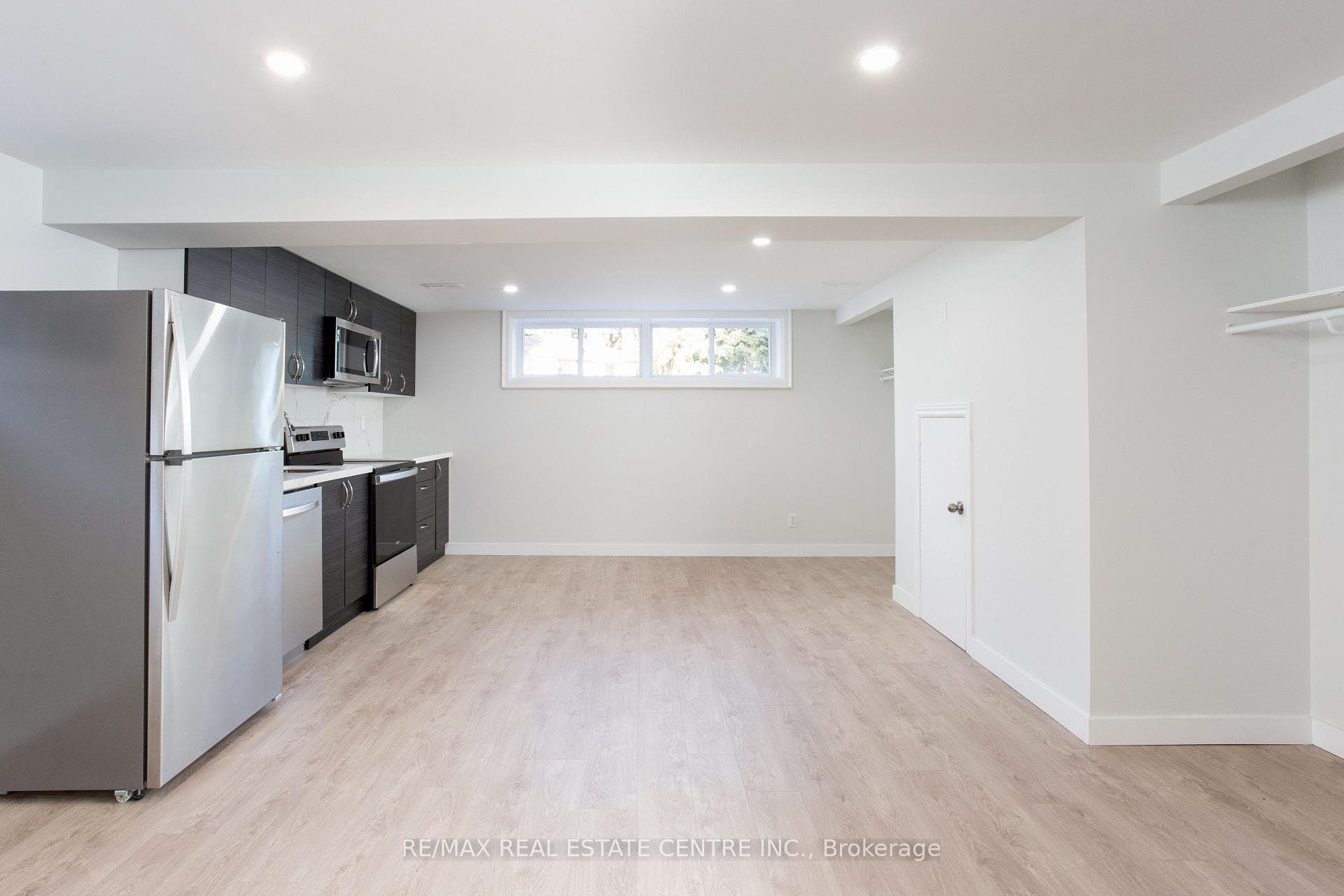 446 Willis Drive photo 22